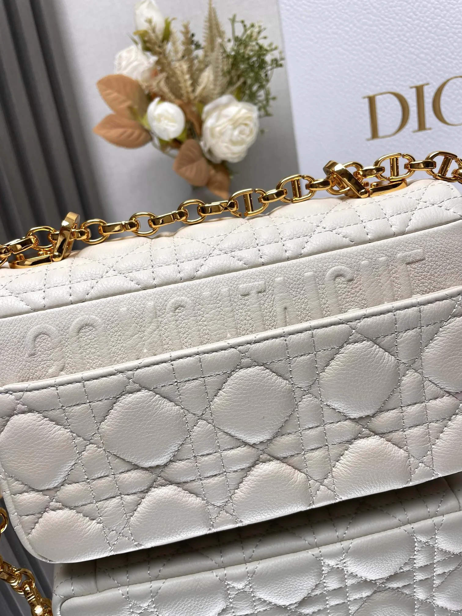 Dior Montaigne Caro Small Shoulder Bag 20x12x7 cm - description_image3