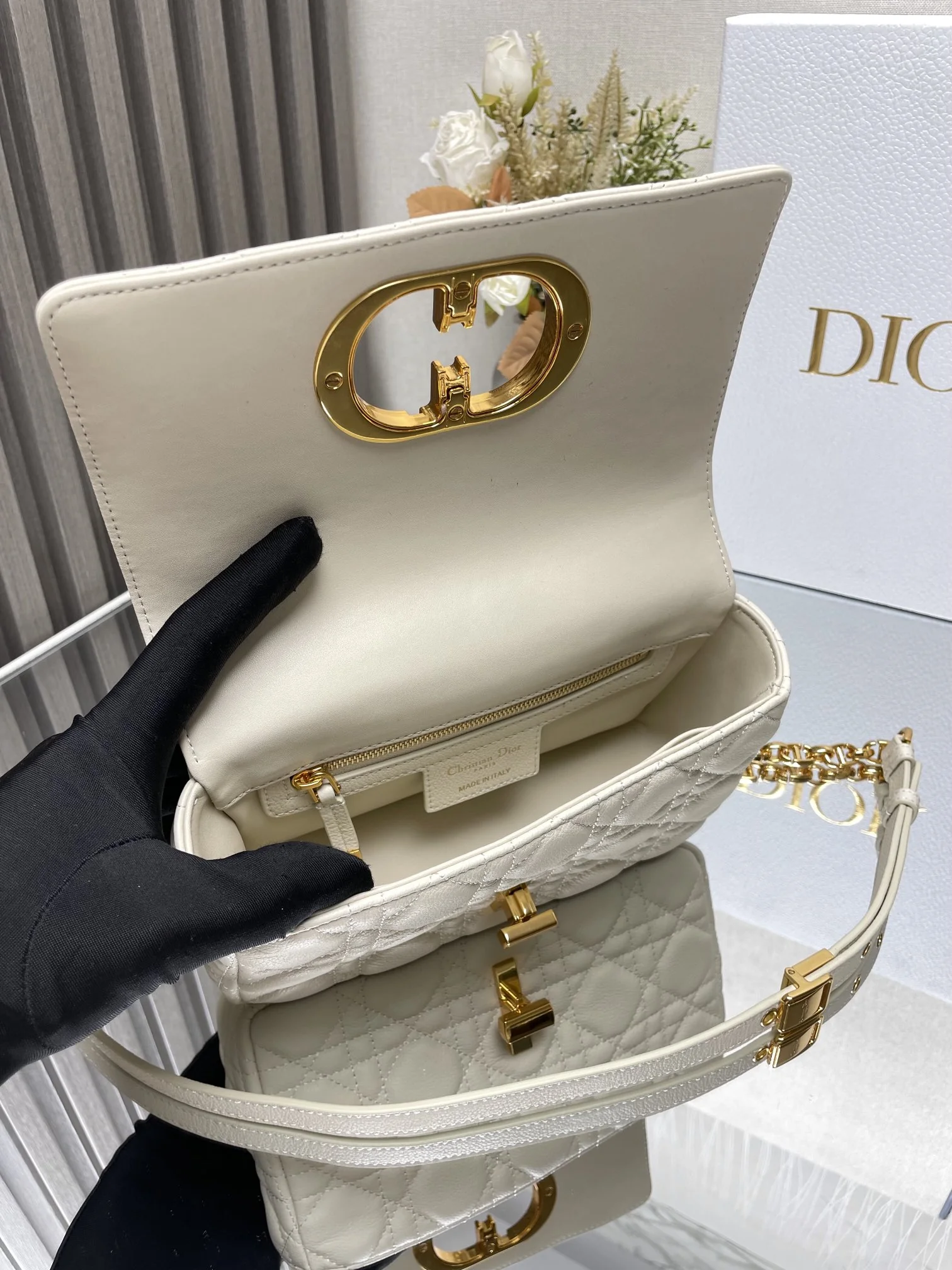 Dior Montaigne Caro Small Shoulder Bag 20x12x7 cm - description_image9