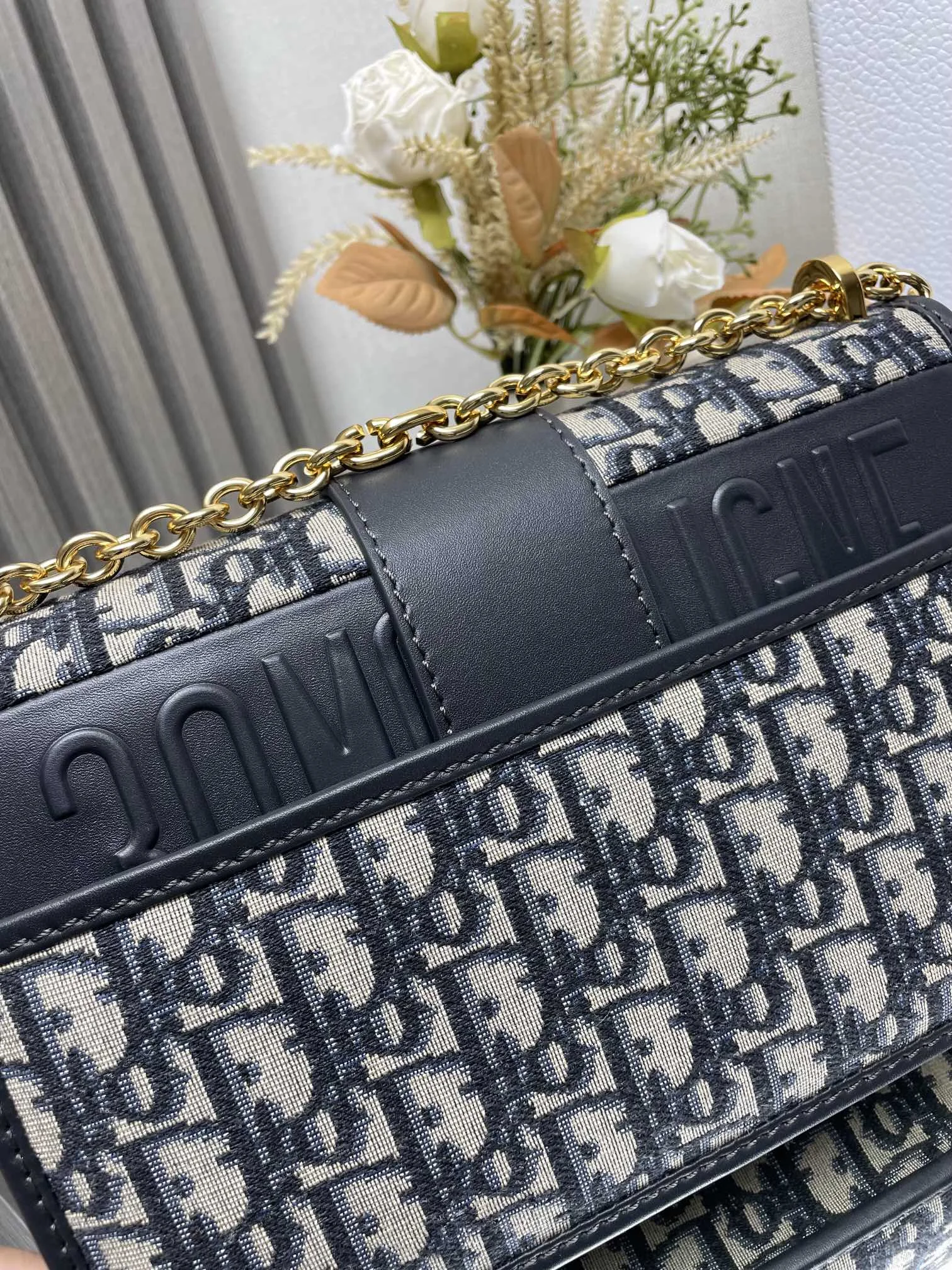 Dior Montaigne Chain Shoulder Bag Large 25x16.5x8 cm - description_image5