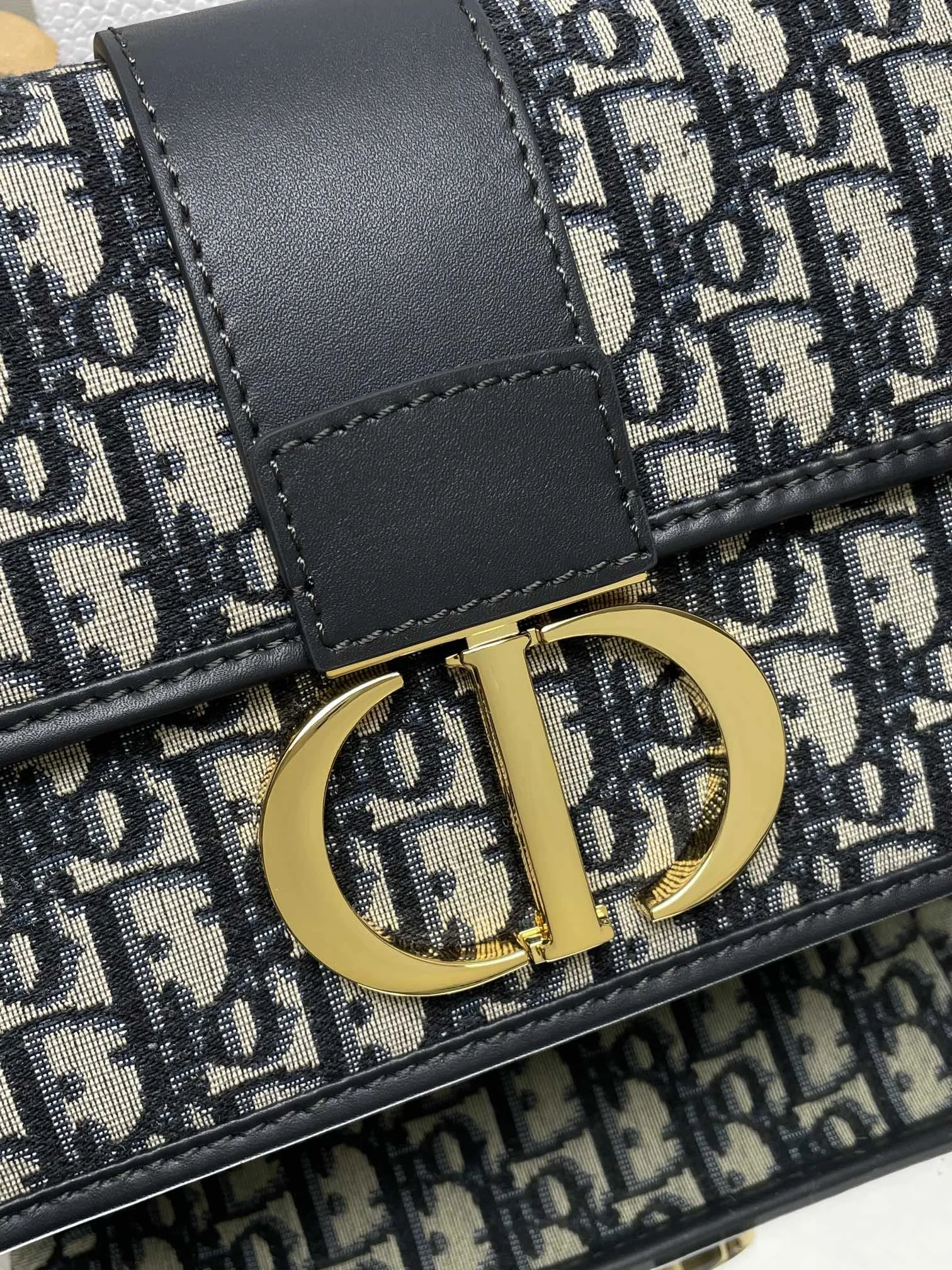 Dior Montaigne Chain Shoulder Bag Large 25x16.5x8 cm - description_image7