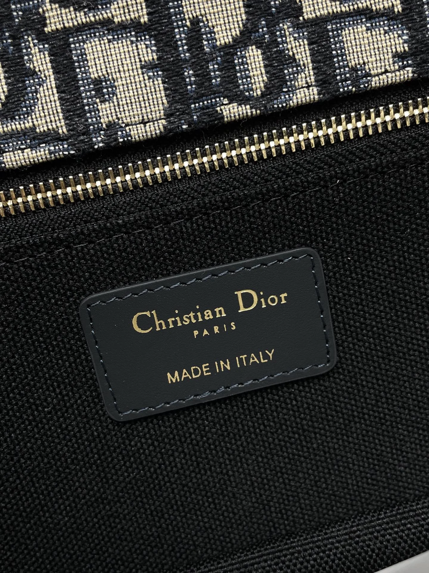 Dior Montaigne Chain Shoulder Bag Large 25x16.5x8 cm - description_image8