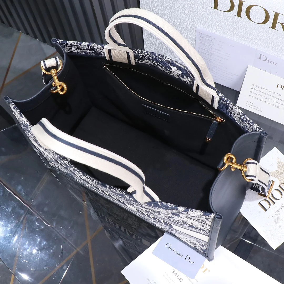Dior Book Tote M1329 36x16x27 cm - description_image5