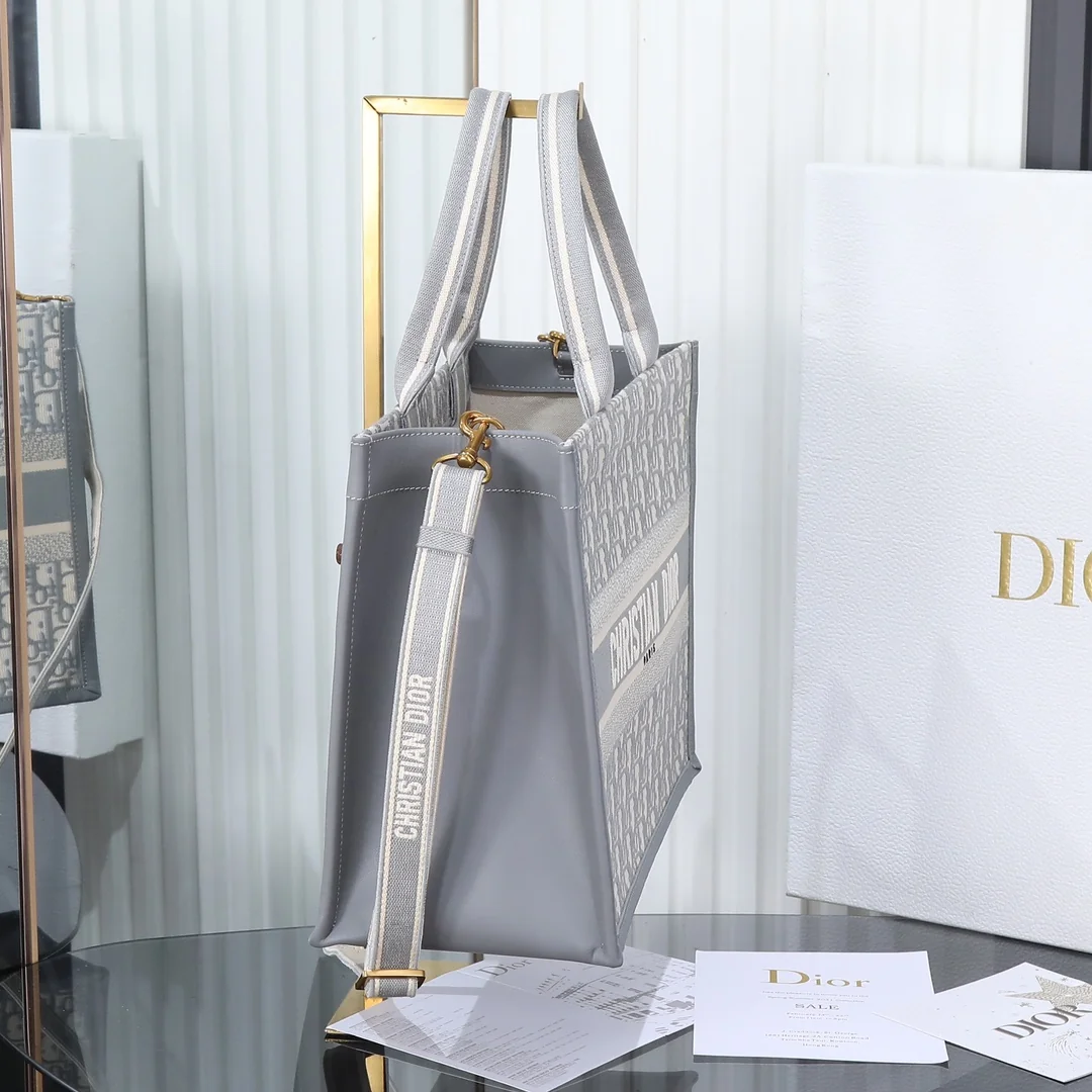Dior Book Tote M1333 36x16x27 cm - description_image2