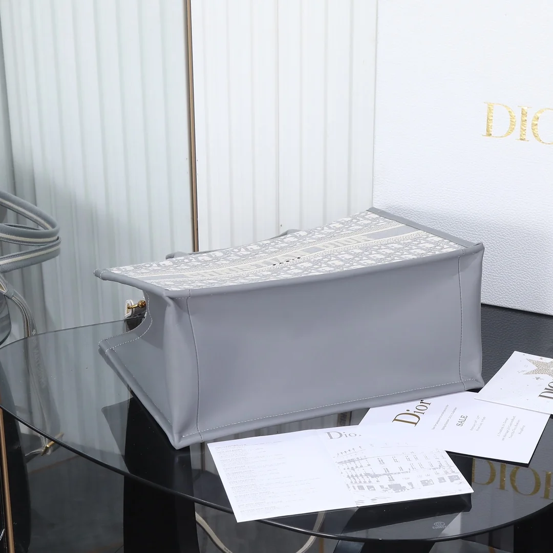 Dior Book Tote M1333 36x16x27 cm - description_image9