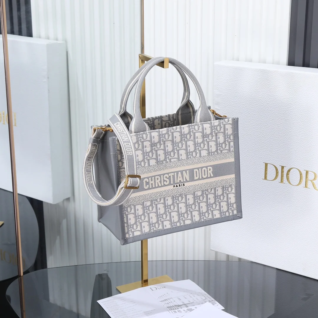 Dior Book Tote M1334 26x12x21 cm - description_image1