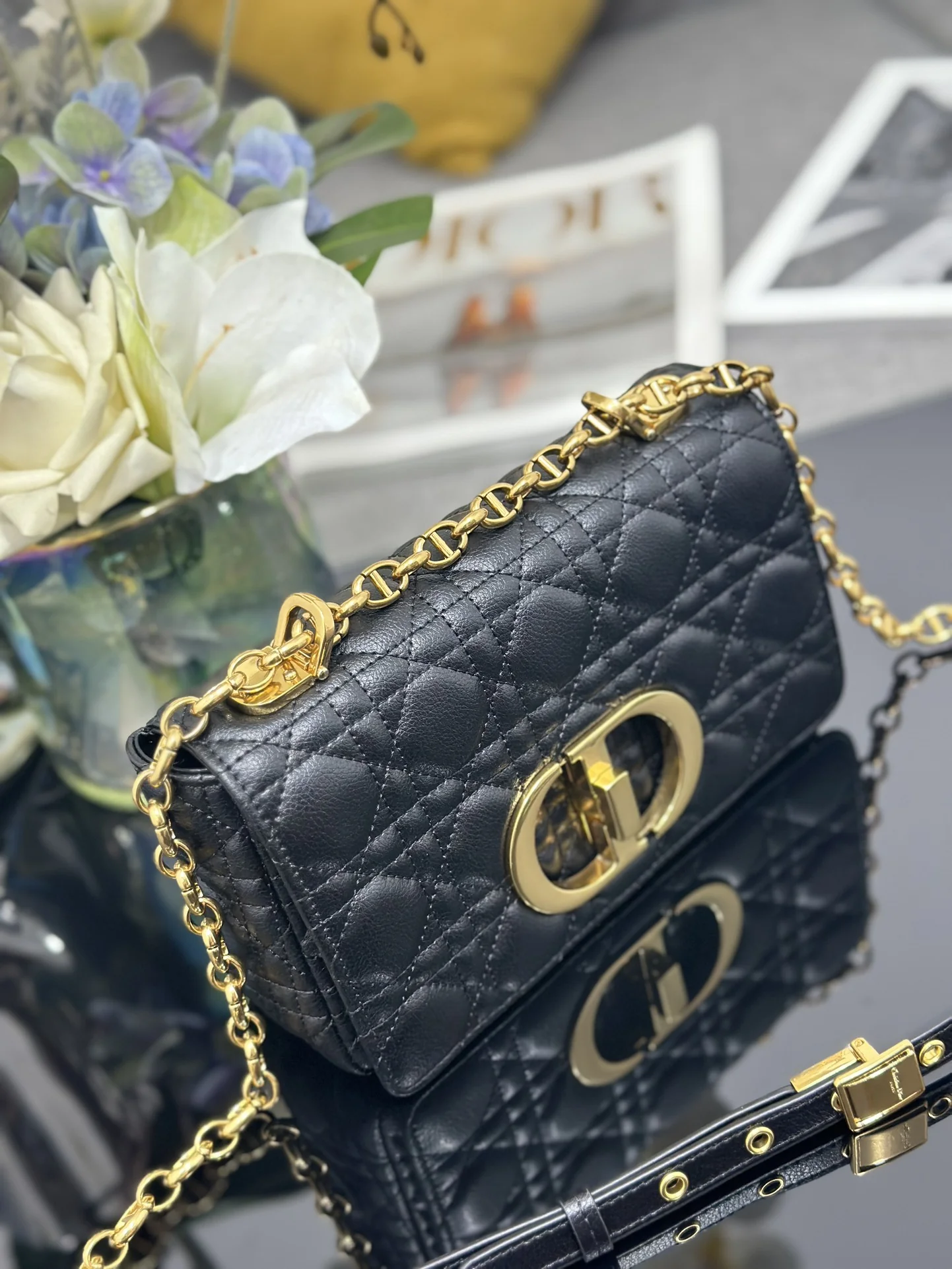 Dior Caro Small Flap Bag M9241 20 x 12 x 7 cm - description_image5