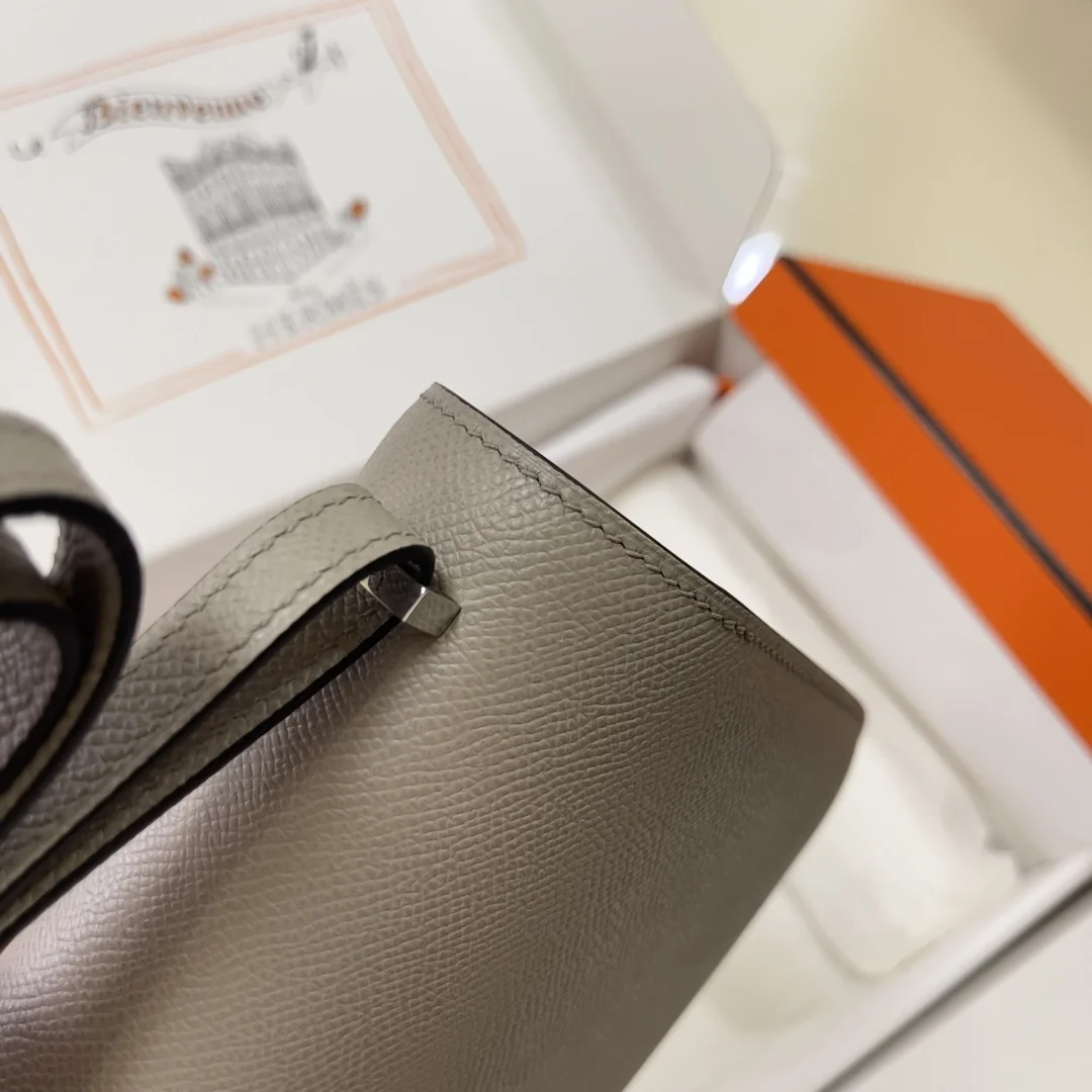Hermès Constance Epsom Grained Leather Silver Buckle 19cm - description_image5