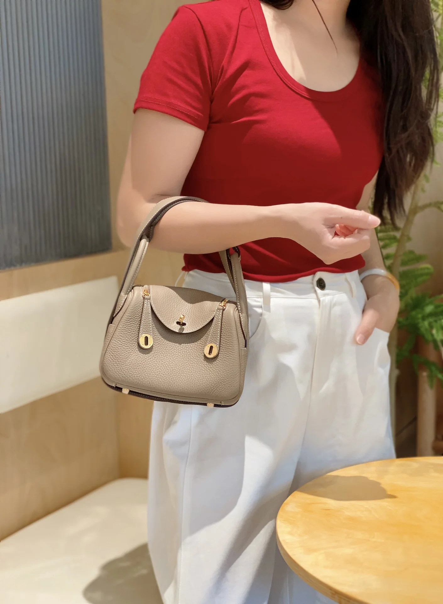 Hermès Lindy Bag - description_image4