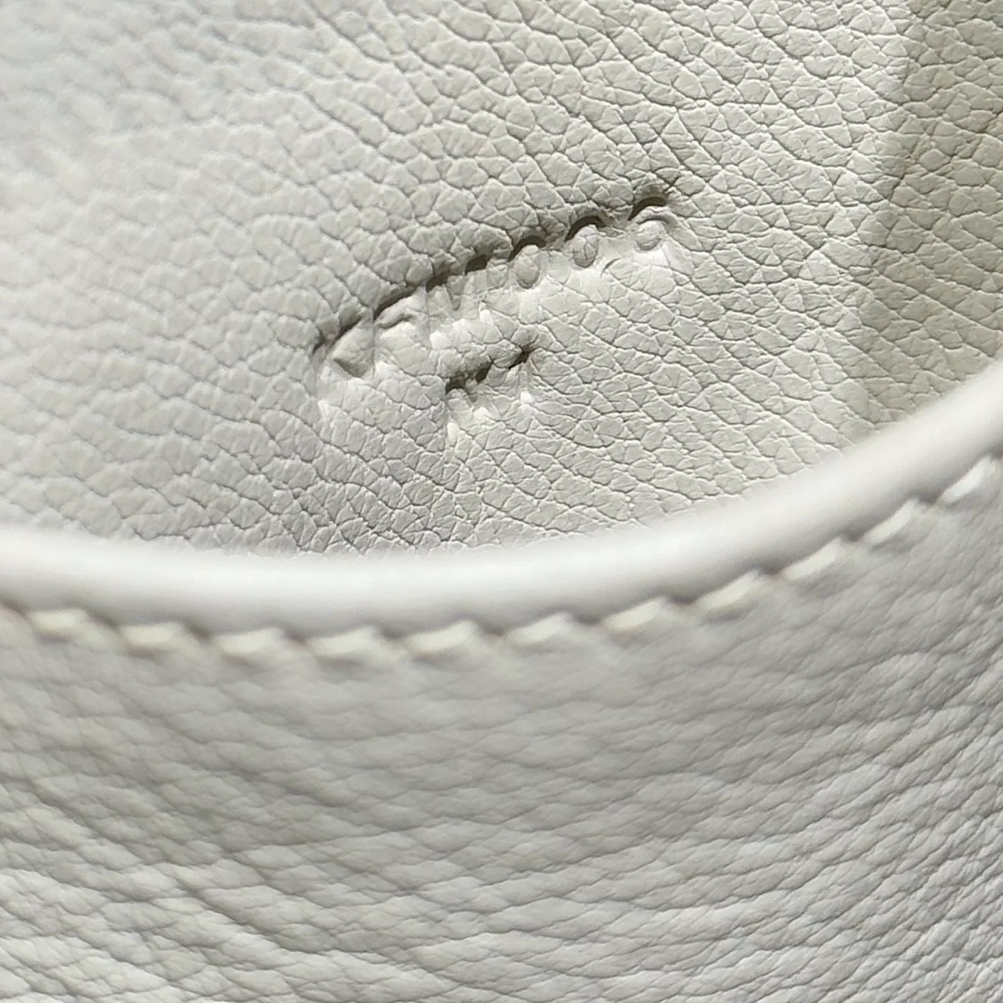 Hermès Lindy Mini Bag 19cm - description_image7