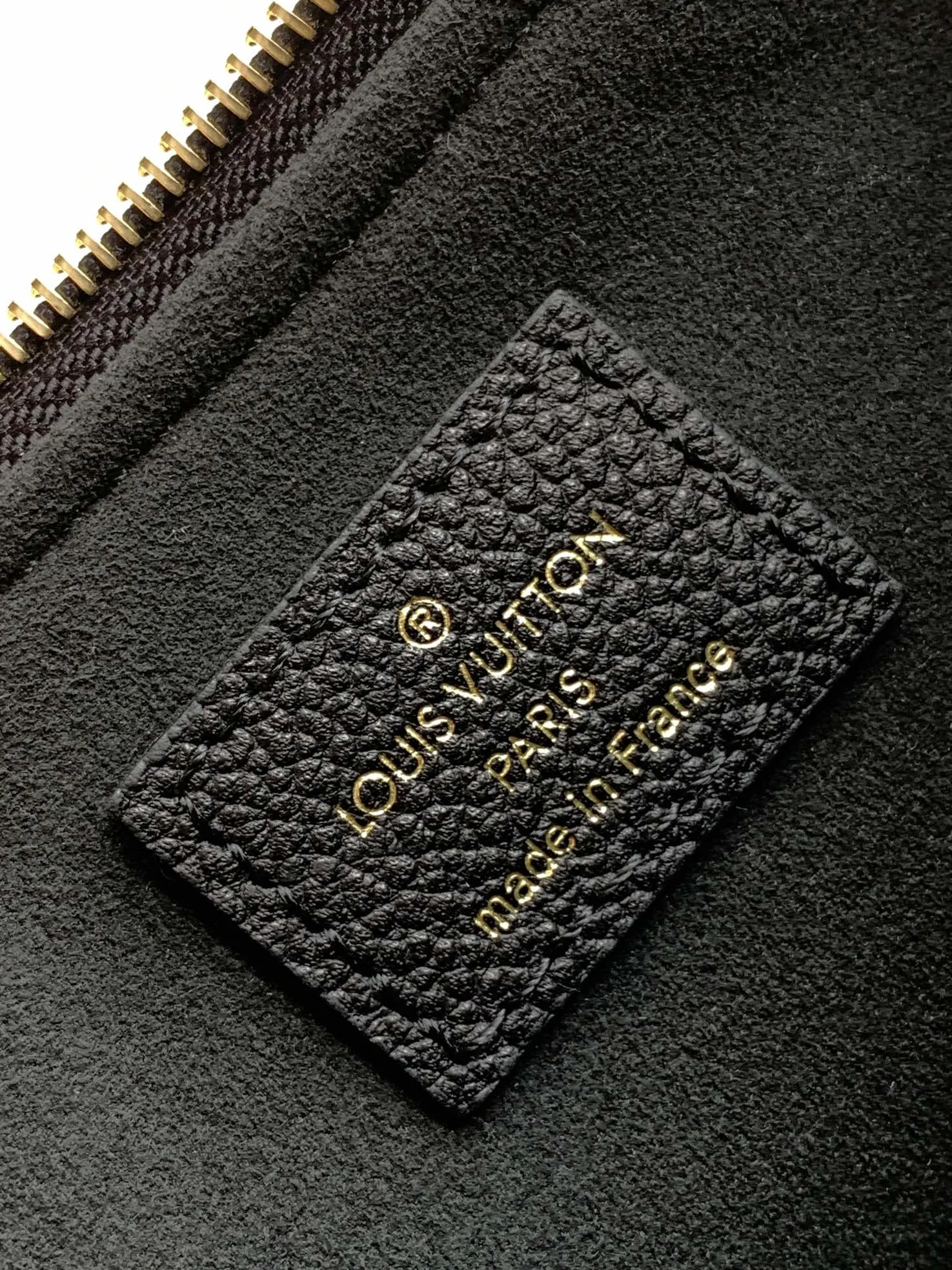 Louisvuitton Pochette Monogram Empreinte Liv Pochette M11916 24x13x6.5 cm Louisvuitton Pochette Monogram Empreinte Liv Pochette M11916 24x13x6.5 cm - description_image9