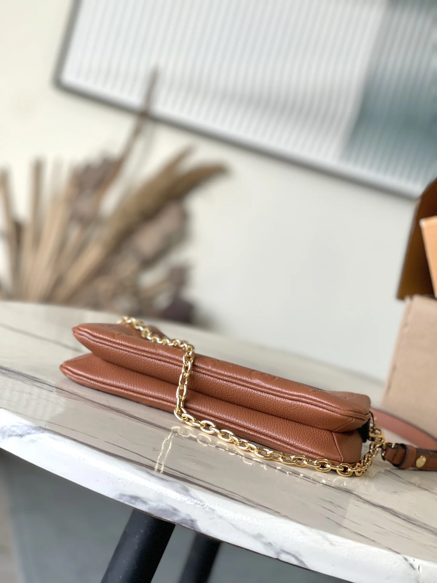 Louisvuitton Liv Pochette M11916 24x13x6.5 cm - description_image4