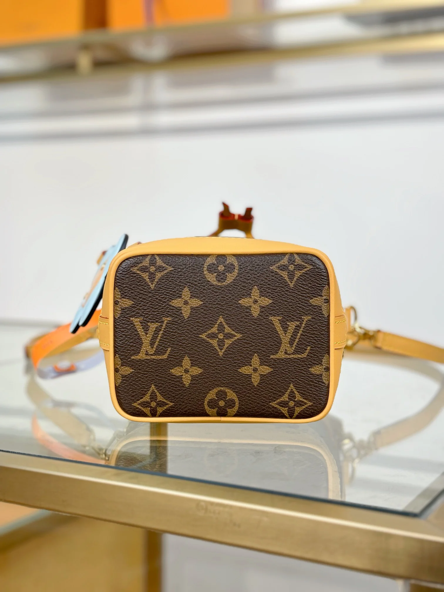 Louisvuitton Nano Noé Handbag M12221 16x13x10 cm - description_image9
