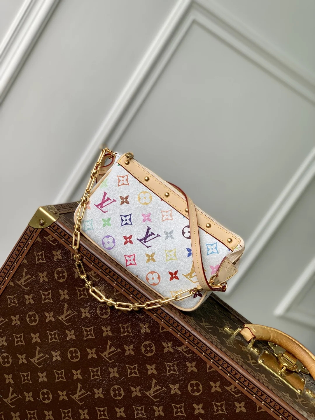 Louisvuitton Pochette Accessoires M13404 13 x 4 x 22 cm Louisvuitton Pochette Accessoires M13404 13 x 4 x 22 cm - description_image1