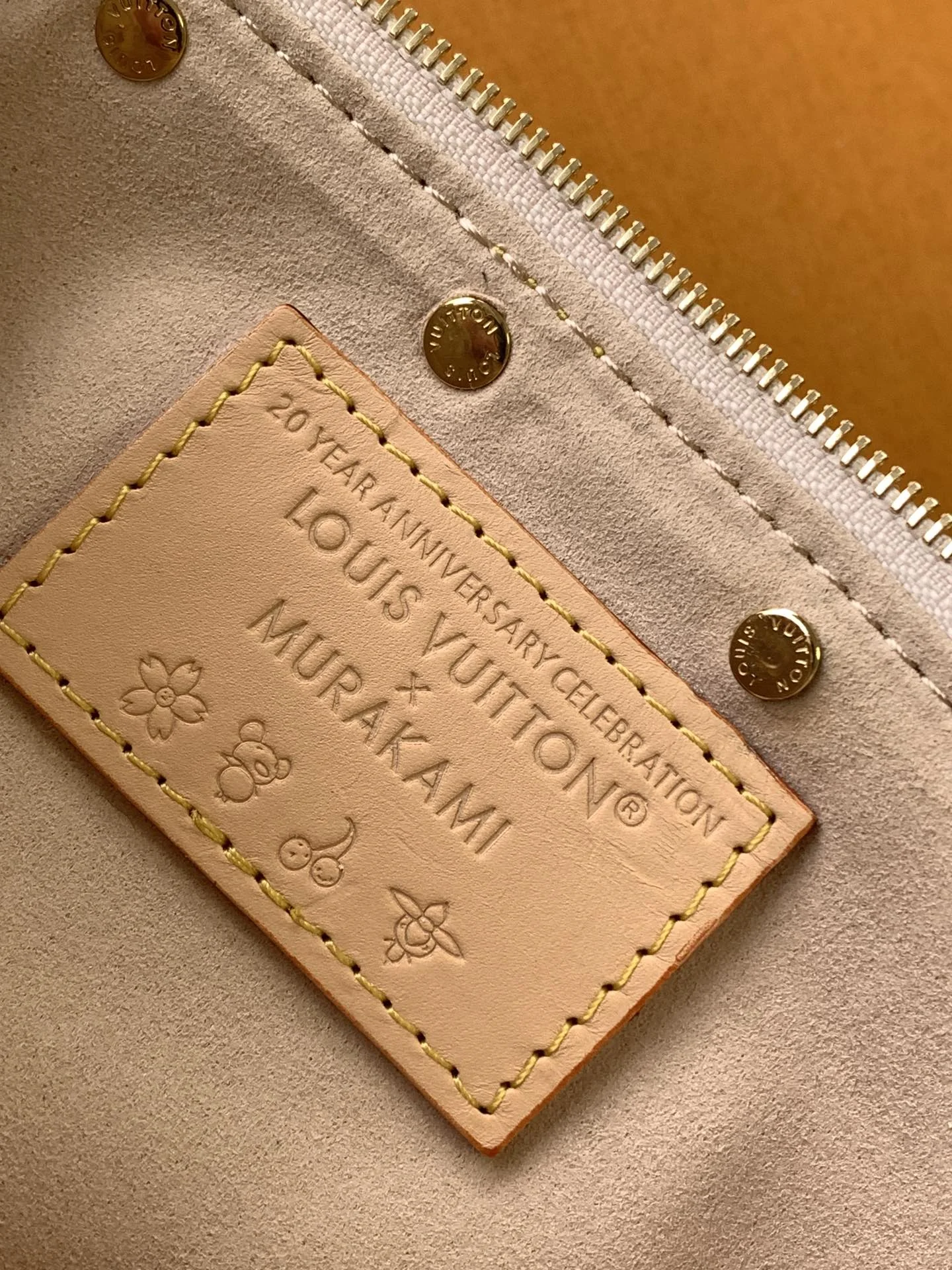 Louisvuitton Pochette Accessoires M13404 13 x 4 x 22 cm - description_image9