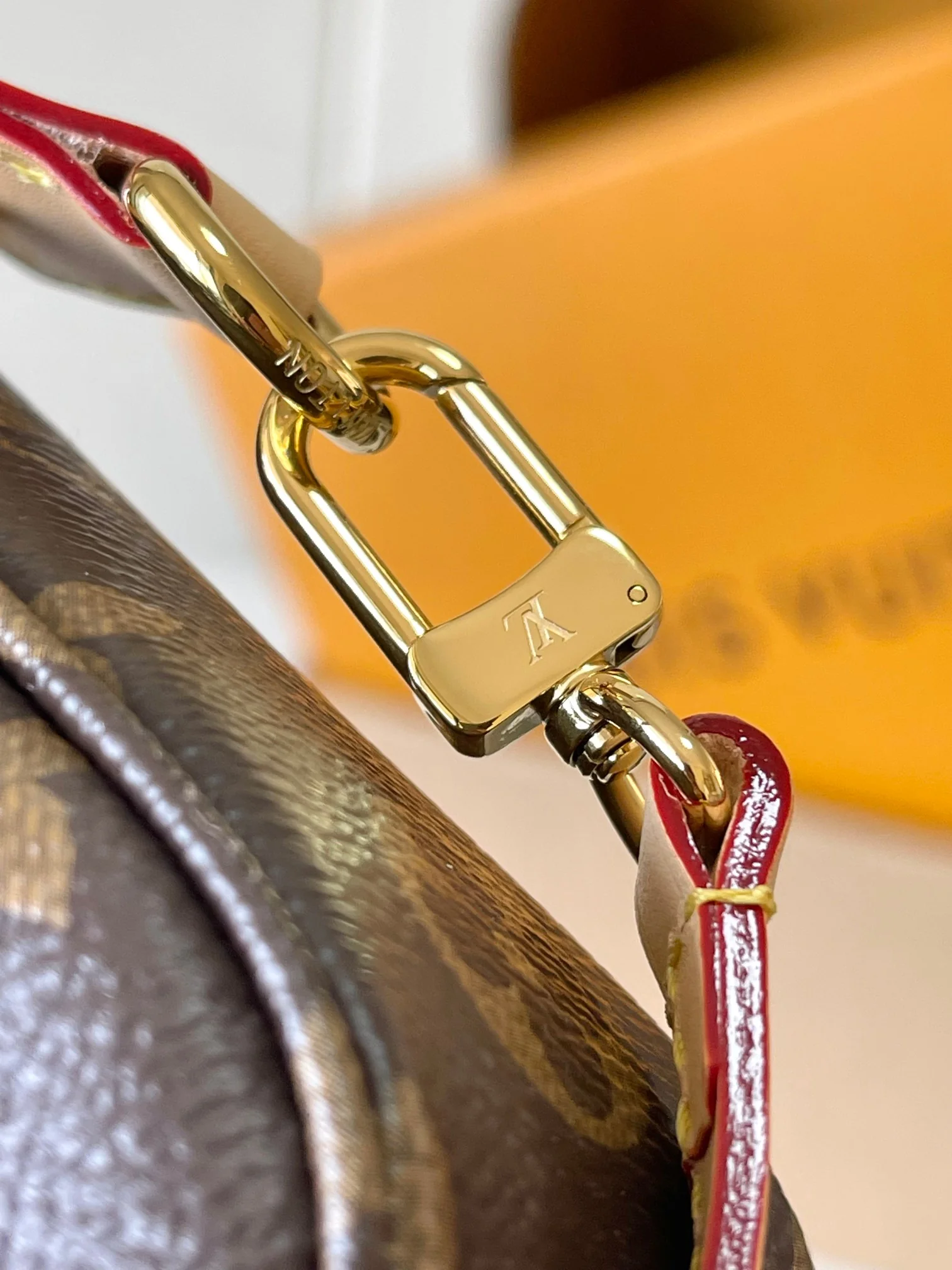 Louisvuitton Pochette Accessoires M13440 22 x 13 x 4 cm Louisvuitton Pochette Accessoires M13440 22 x 13 x 4 cm - description_image7