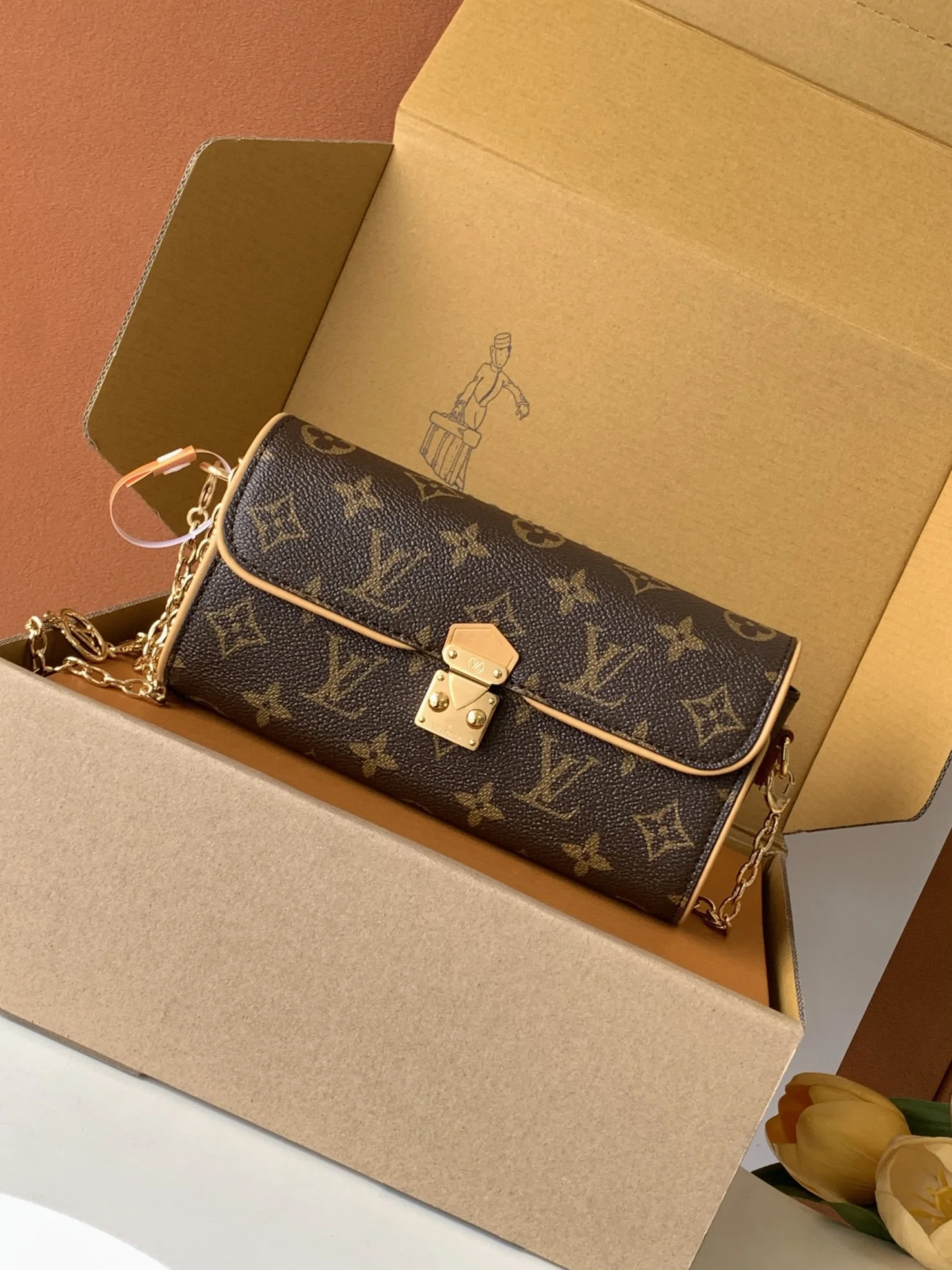 Louisvuitton Pochette Camille M13566 20.5x11x6 cm - description_image1