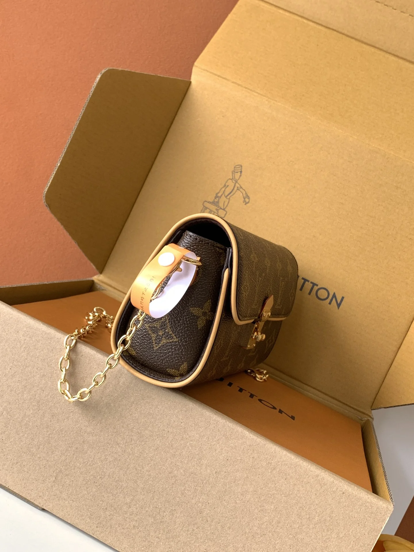 Louisvuitton Pochette Camille M13566 20.5x11x6 cm - description_image2