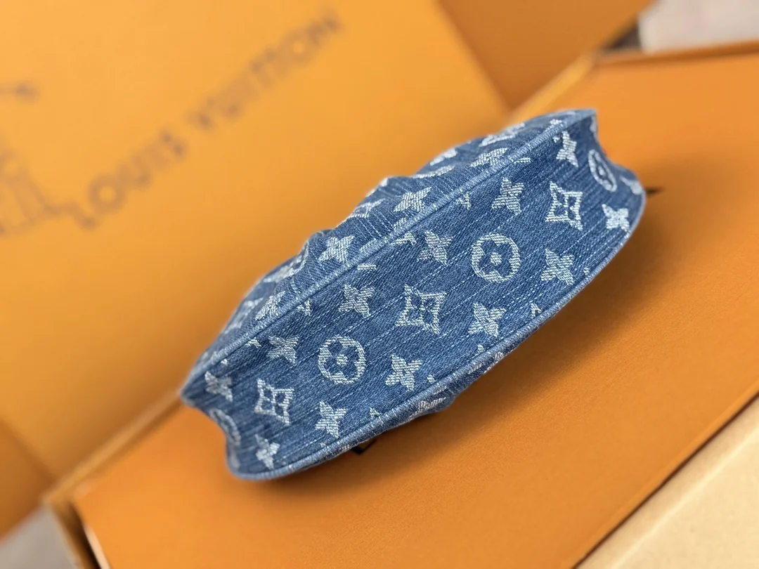 Louisvuitton Pochette Valley M13571 15 x 7 x 21 cm - description_image4