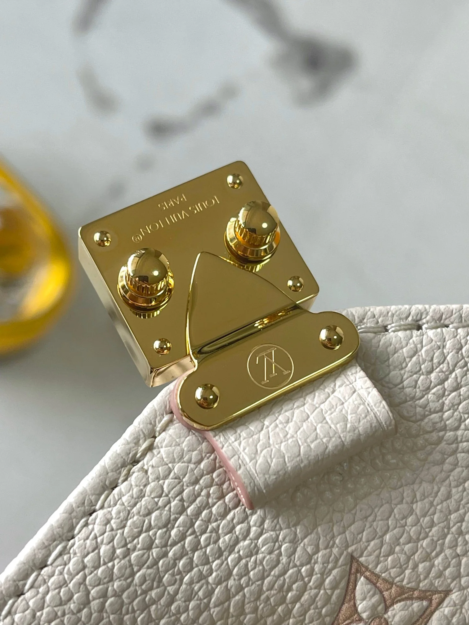 Louisvuitton Nano Noe Handbag M13656 10x19x15 cm - description_image7