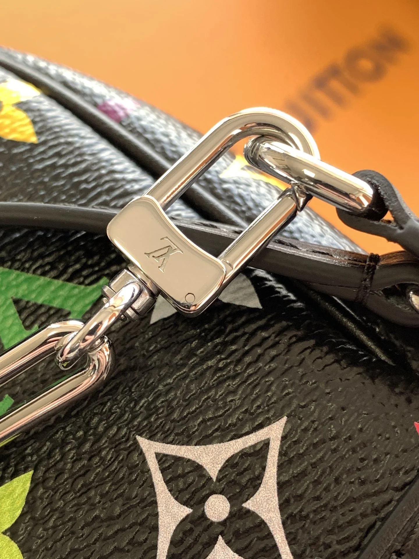 Louisvuitton Pochette Accessoires M13663 22 x 13 x 4 cm - description_image9