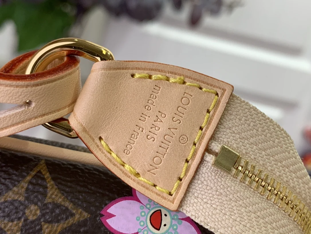 Louisvuitton Pochette Accessoires M13666 13 x 4 x 22 cm Louisvuitton Pochette Accessoires M13666 13 x 4 x 22 cm - description_image5