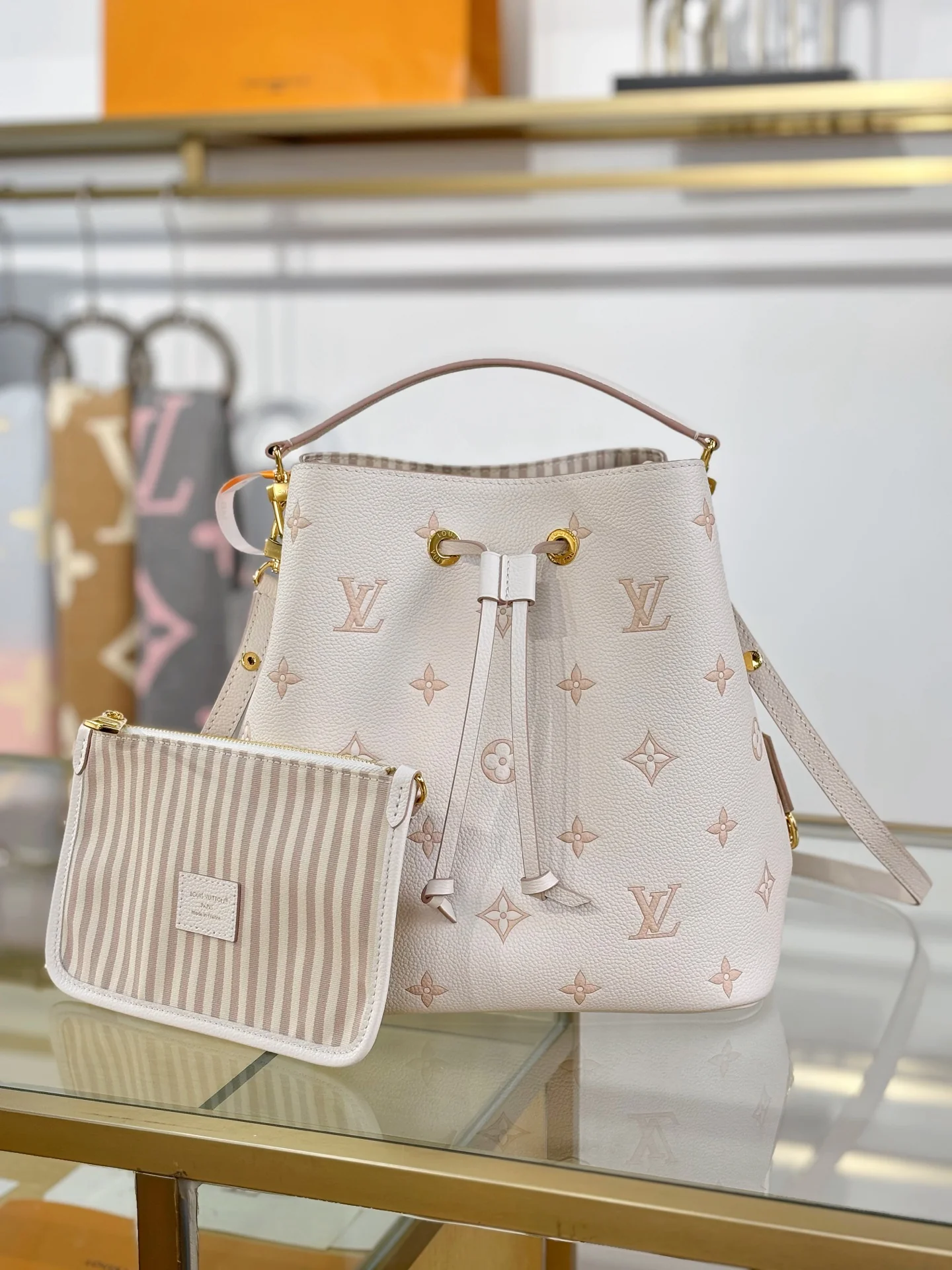 Louisvuitton Noé Medium Handbag M14401 26x26x17.5 cm - description_image1