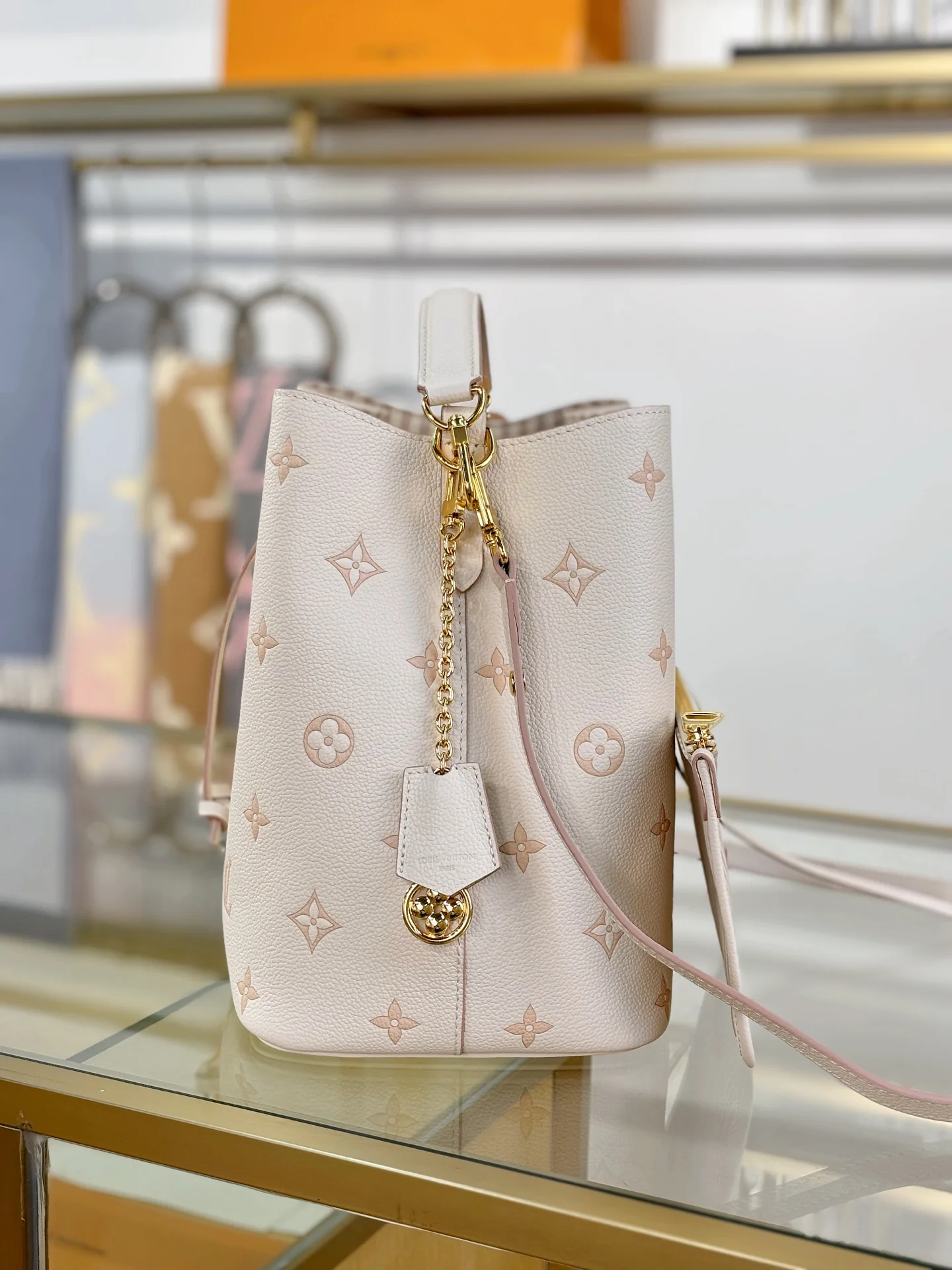 Louisvuitton Noé Medium Handbag M14401 26x26x17.5 cm - description_image7