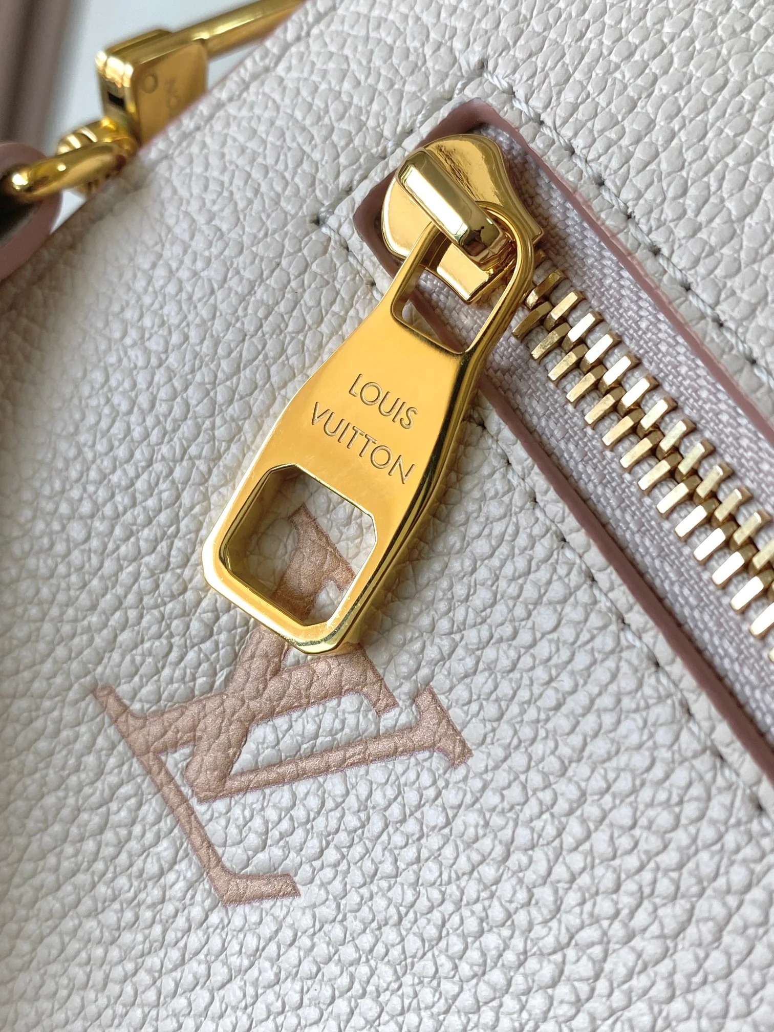 Louisvuitton Pochette Metis MM M14977 25x19x7 cm - description_image6