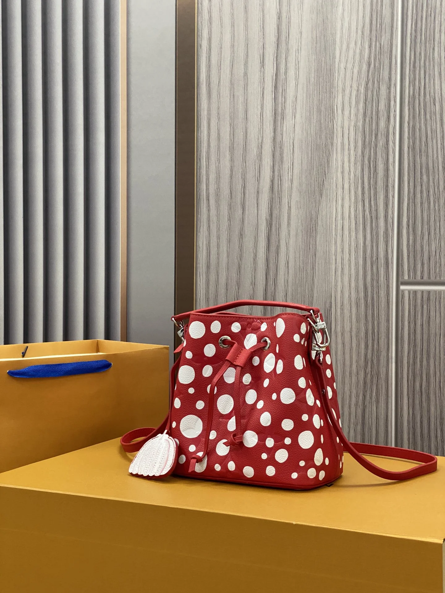 Louisvuitton NéoNoé BB Bucket Bag M21730 20x20x13 cm - description_image1