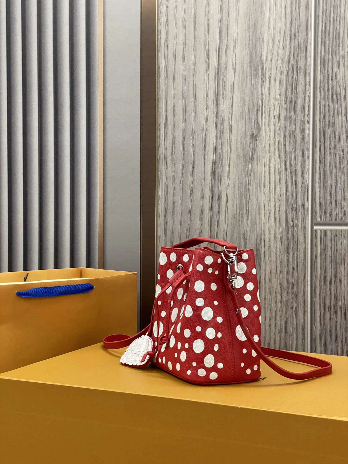 Louisvuitton NéoNoé BB Bucket Bag M21730 20x20x13 cm - description_image2