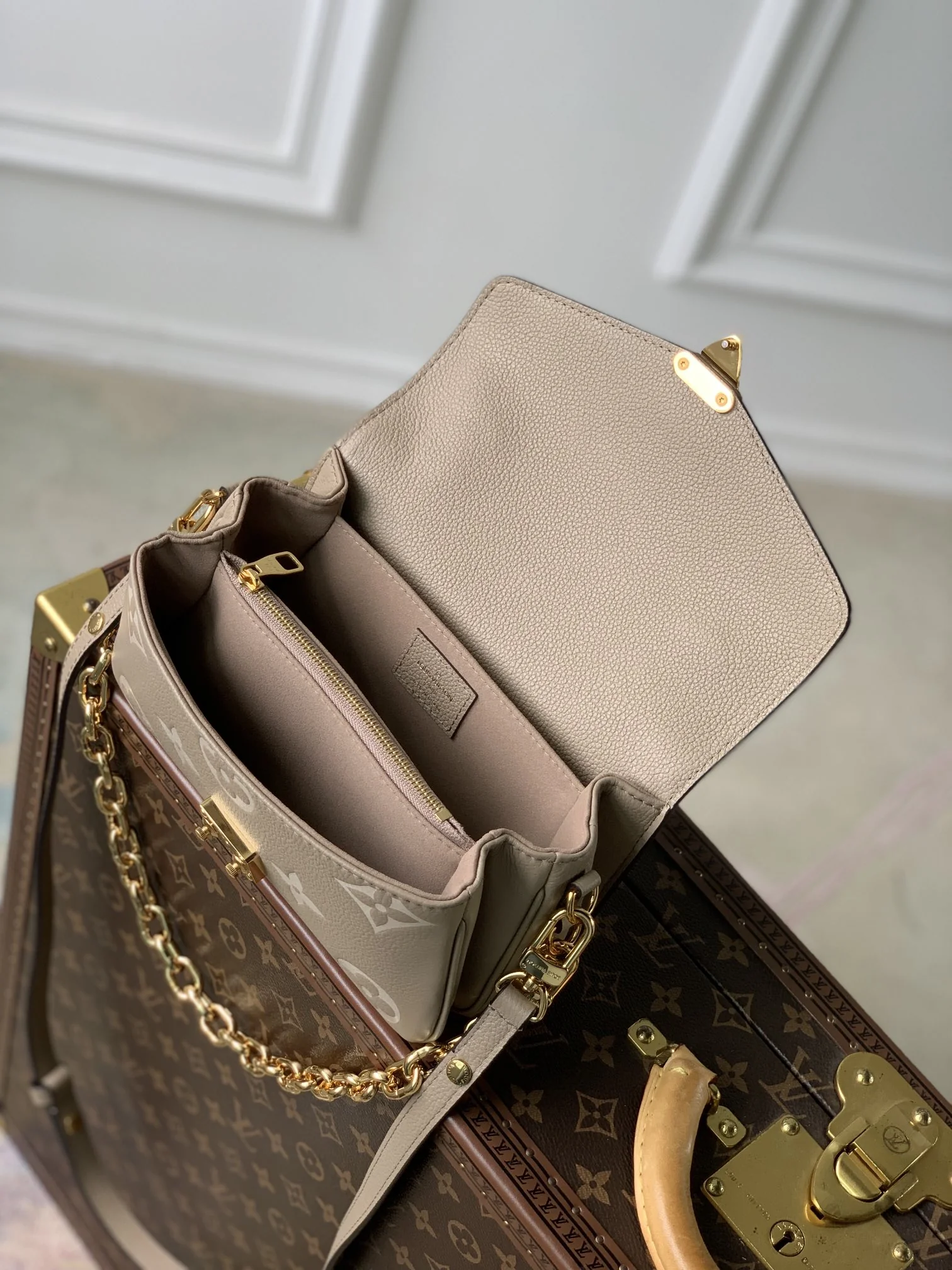 Louisvuitton Pochette Metis East West M23081 21.5 x 13.5 x 6.0 cm - description_image8