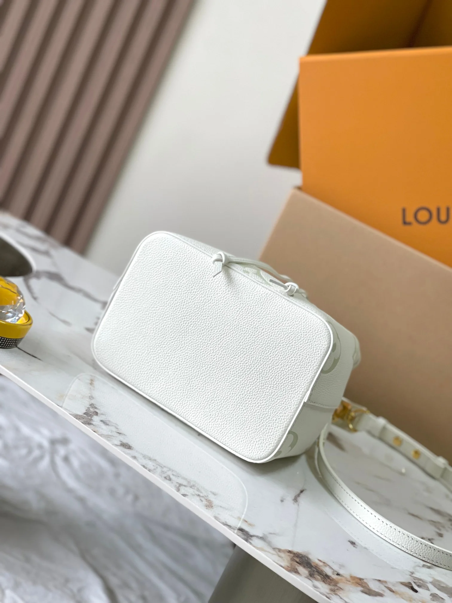 Louisvuitton Néonoé BB Handbag M24048 20x20x13 cm - description_image4