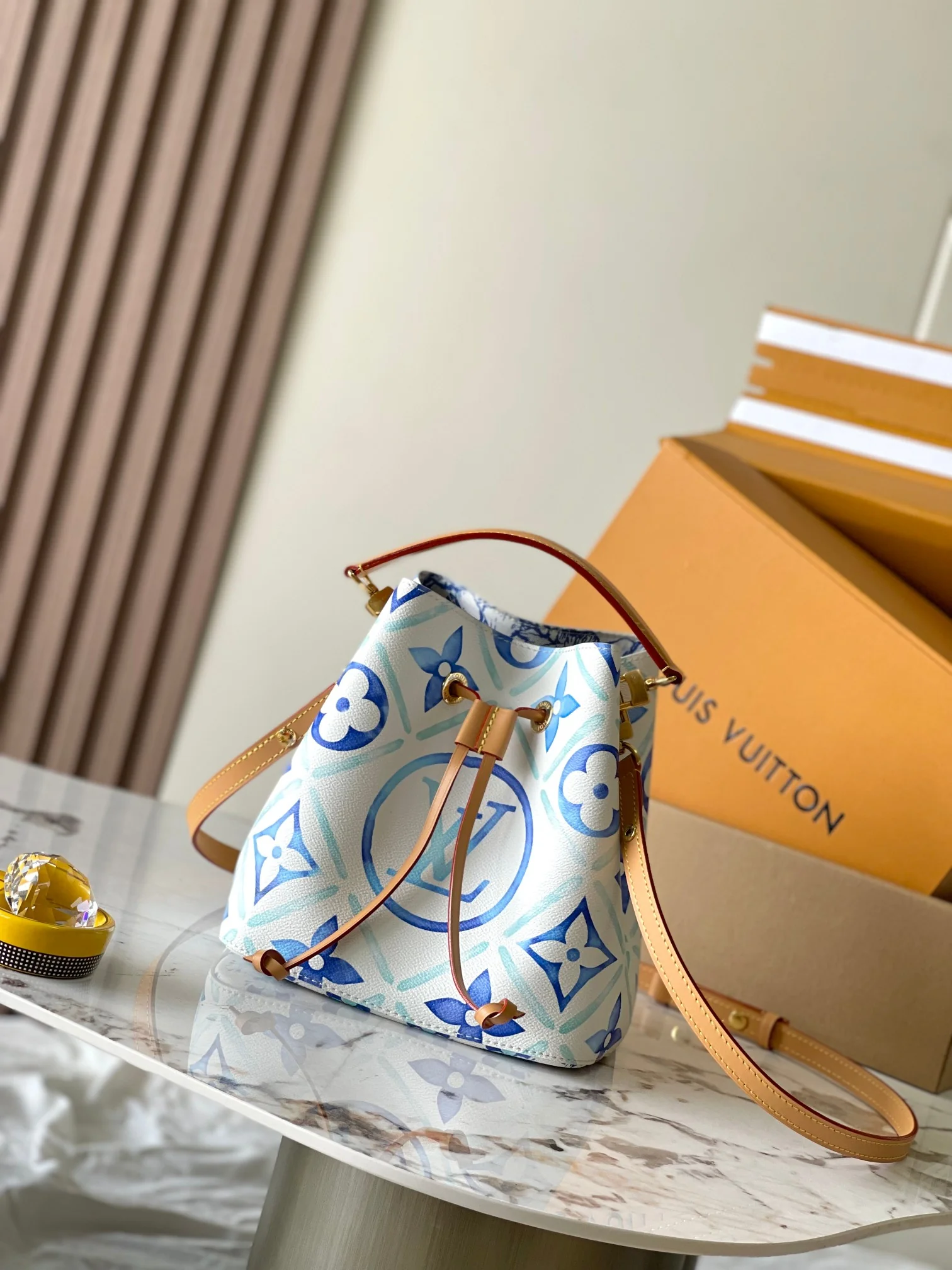 Louisvuitton Neonoe BB Handbag M25315 20x20x13 cm - description_image1