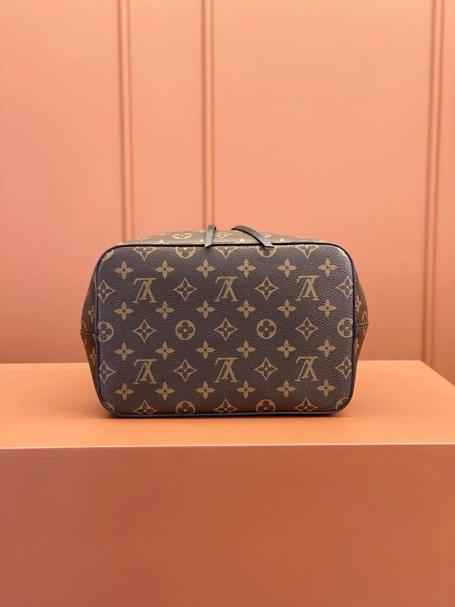 Louisvuitton Noe Medium Handbag M44020 26x26x17.5 cm - description_image9