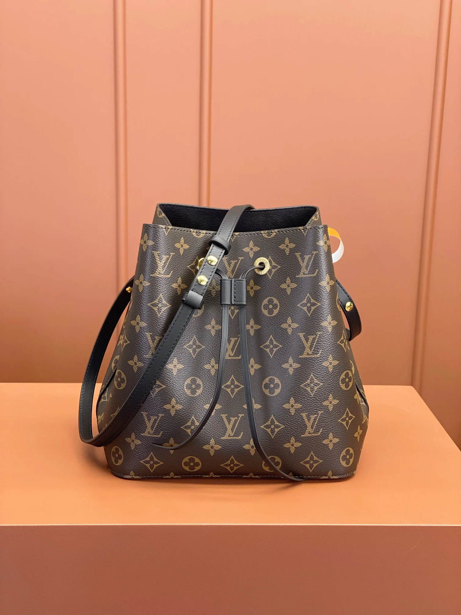 Louisvuitton Noé Medium Handbag M44020 26x26x17.5 cm - description_image2