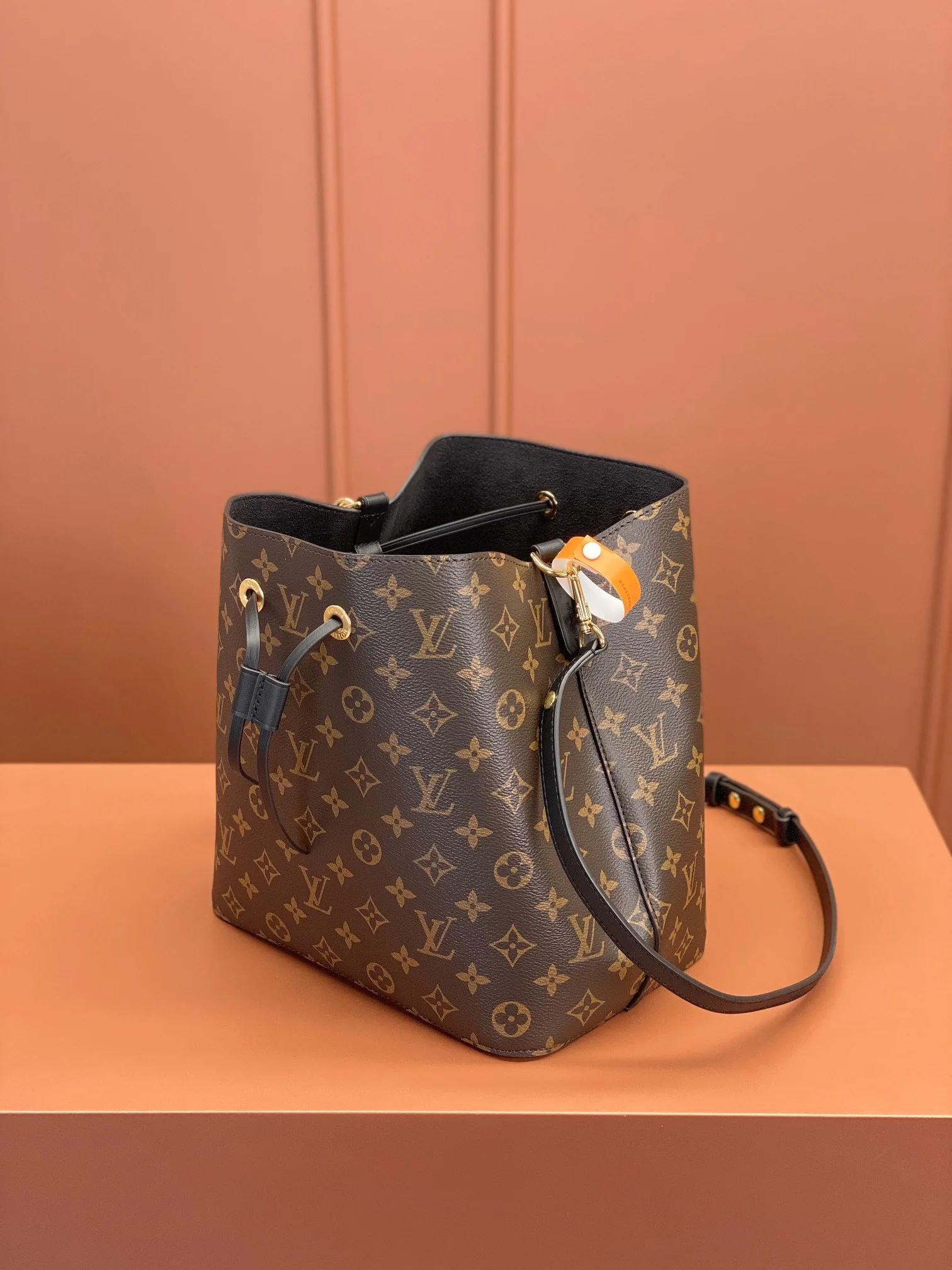 Louisvuitton Noé Medium Handbag M44020 26x26x17.5 cm - description_image4