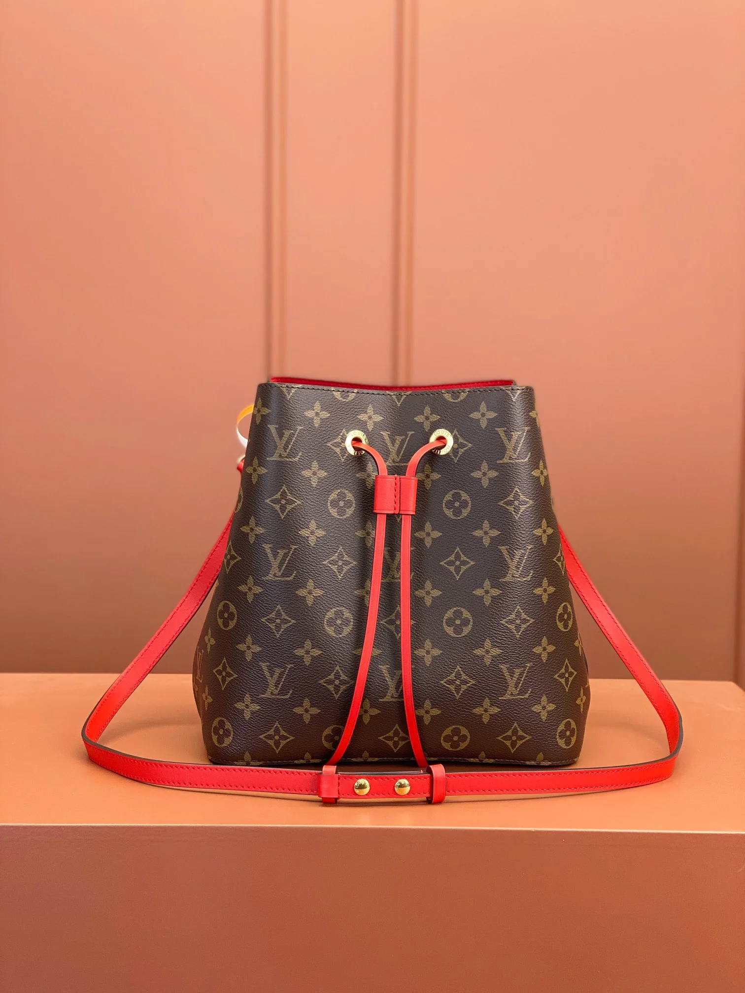 Louisvuitton Noé Medium Handbag M44021 26x26x17.5 cm - description_image1