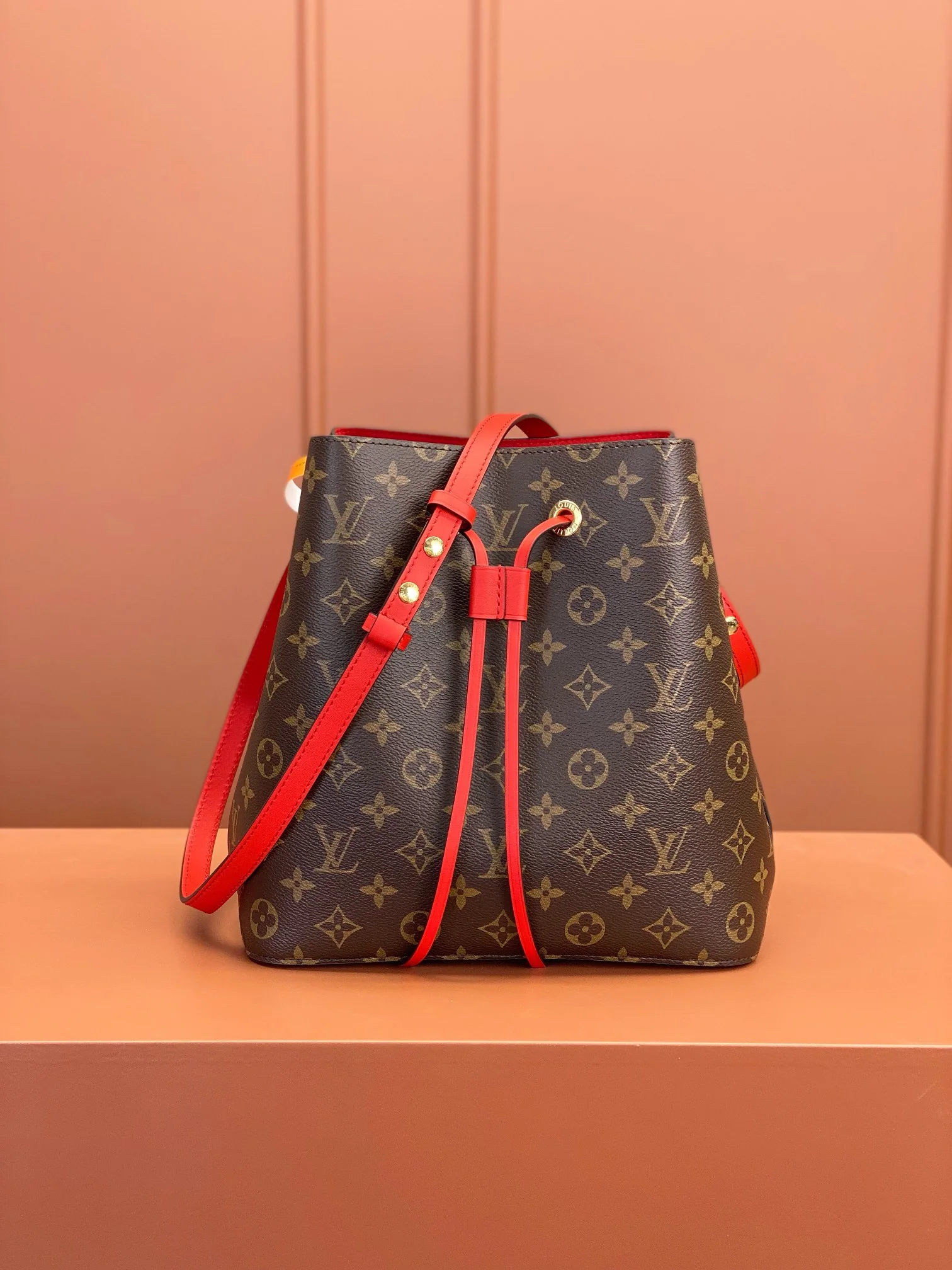 Louisvuitton Noé Medium Handbag M44021 26x26x17.5 cm - description_image2