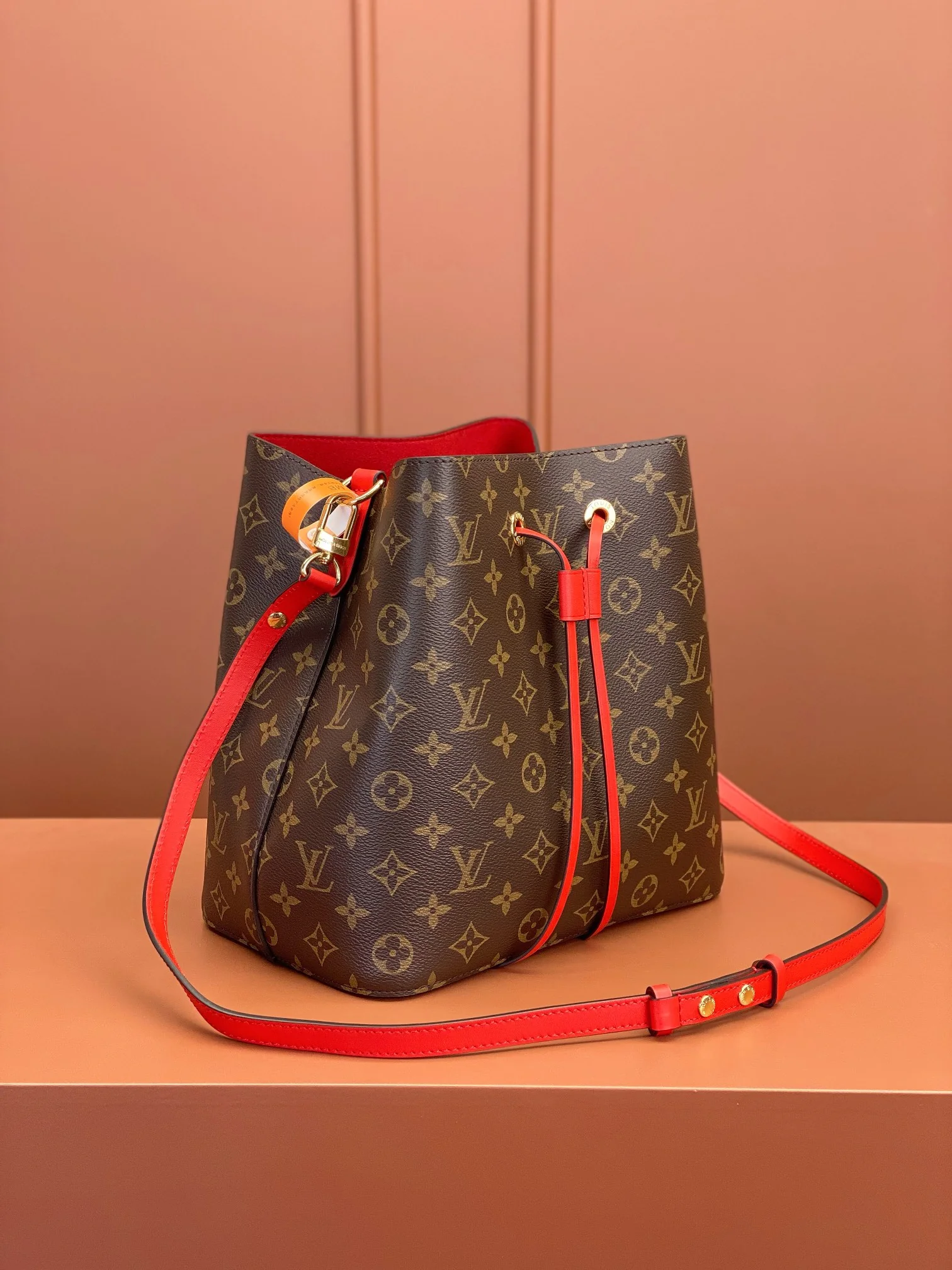 Louisvuitton Noé Medium Handbag M44021 26x26x17.5 cm - description_image3
