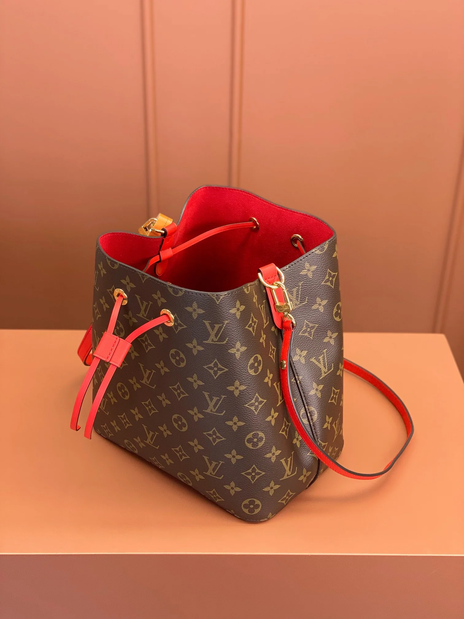 Louisvuitton Noé Medium Handbag M44021 26x26x17.5 cm - description_image4
