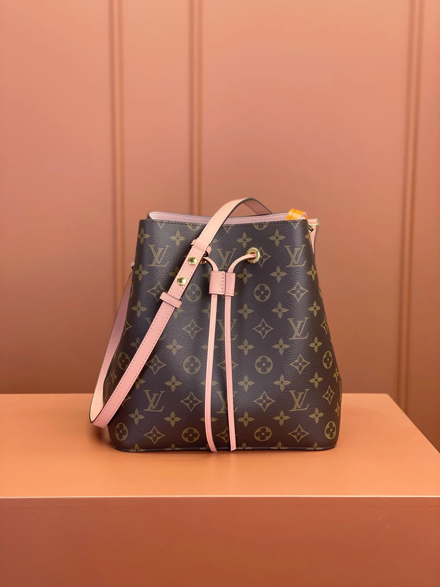 Louisvuitton Noé Medium Handbag M44022 26x26x17.5 cm - description_image2