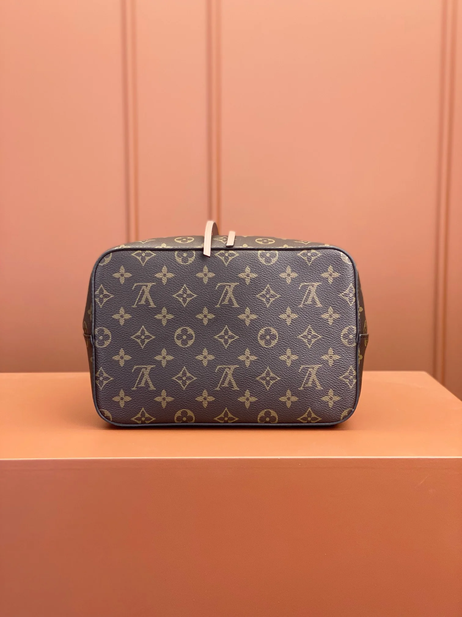 Louisvuitton Noé Medium Handbag M44022 26x26x17.5 cm - description_image9
