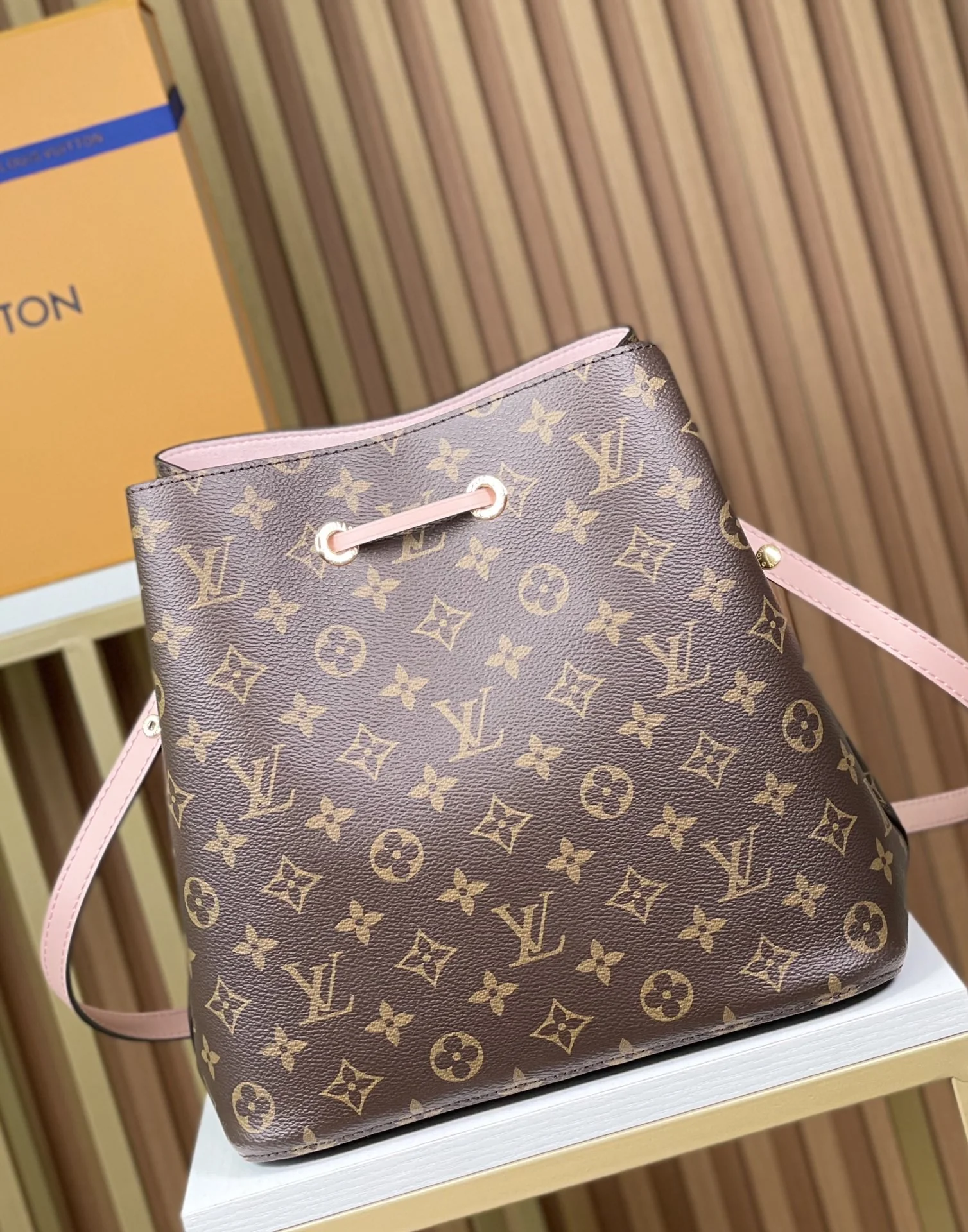 Louisvuitton Noé NEONOE M44022 26x26x17.5 cm Louisvuitton Noé NEONOE M44022 26x26x17.5 cm - description_image2
