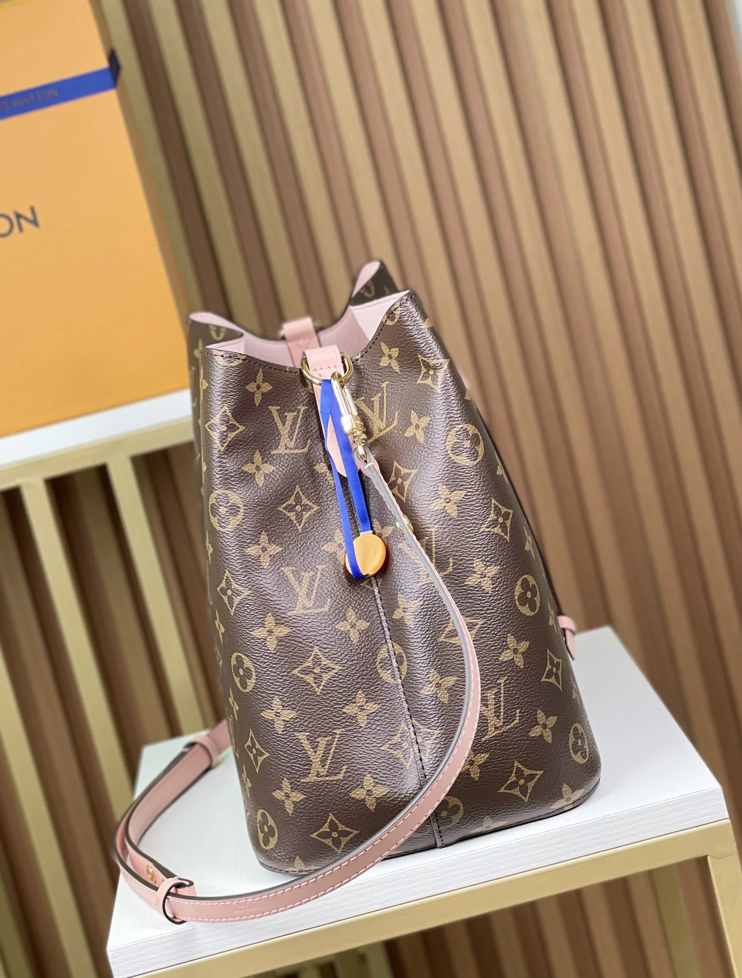 Louisvuitton Noé NEONOE M44022 26x26x17.5 cm Louisvuitton Noé NEONOE M44022 26x26x17.5 cm - description_image4
