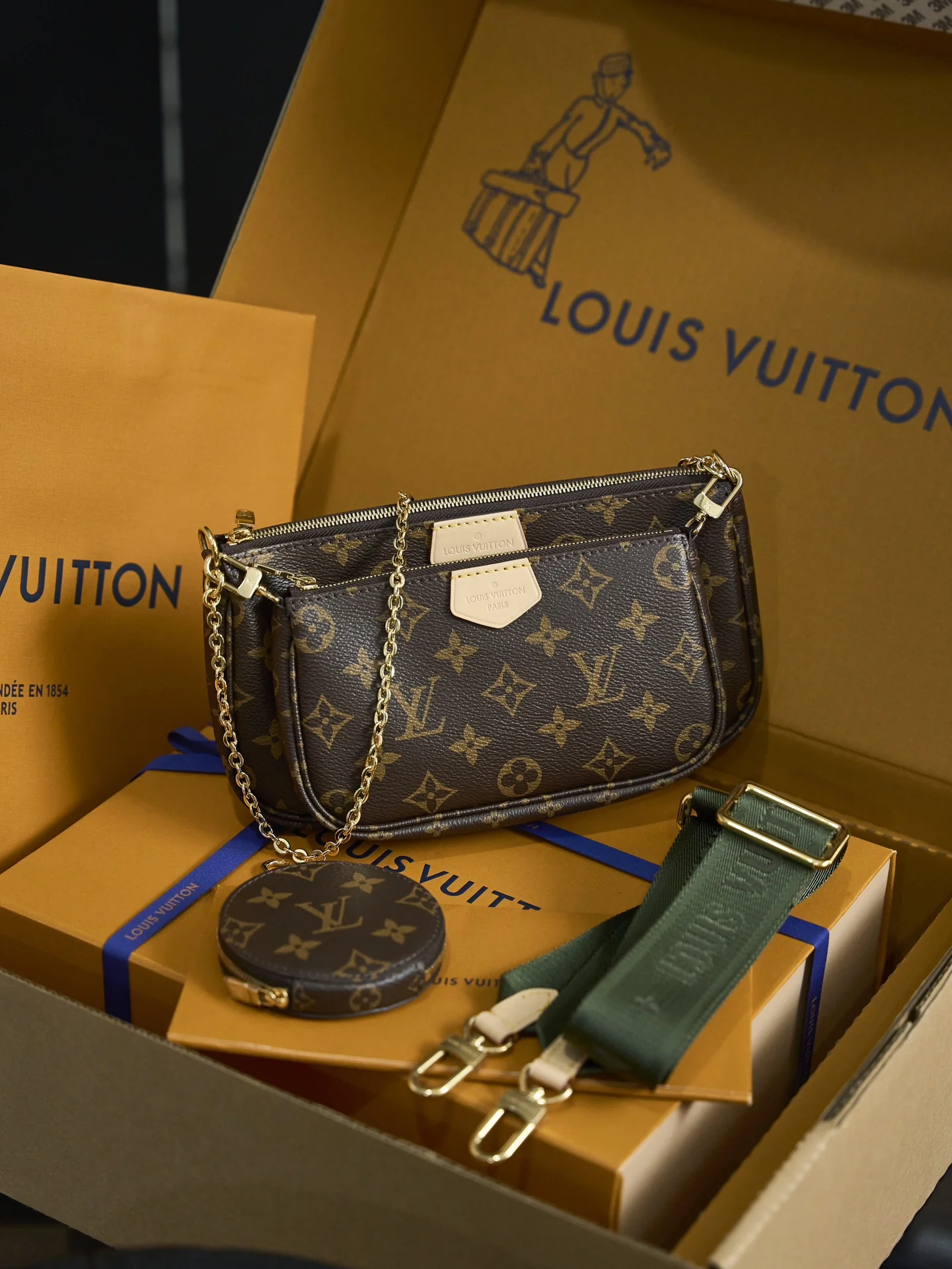 Louisvuitton Multi Pochette Accessoires M44813 24 x 13.5 x 4 cm - description_image1