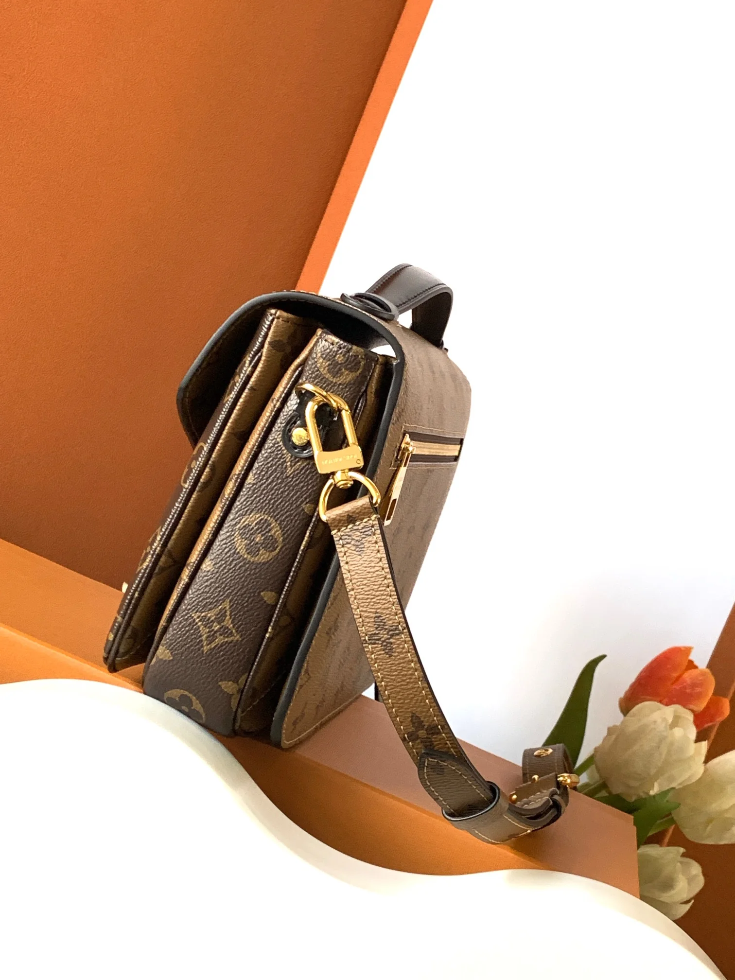 Louisvuitton Pochette Metis M44876 25cm Louisvuitton Pochette Metis M44876 25cm - description_image2