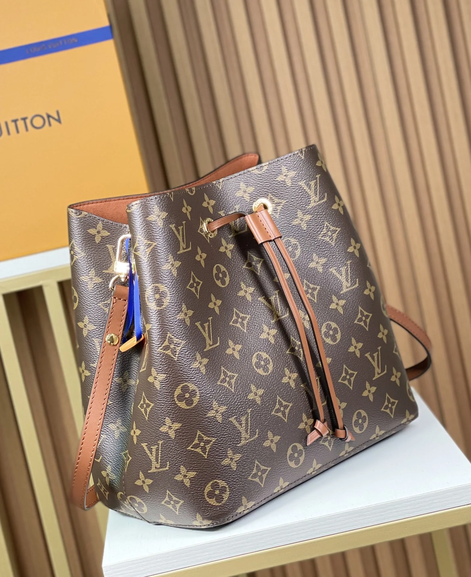 Louisvuitton Noe Bucket Bag M44887 26x26x17.5 cm Louisvuitton Noe Bucket Bag M44887 26x26x17.5 cm - description_image3