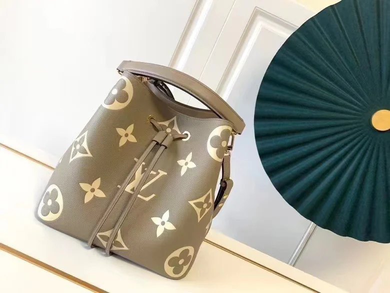 Louisvuitton NeoNoe Medium Bucket Bag M45256 26.0 x 26.0 x 17.5 cm Louisvuitton NeoNoe Medium Bucket Bag M45256 26.0 x 26.0 x 17.5 cm - description_image1