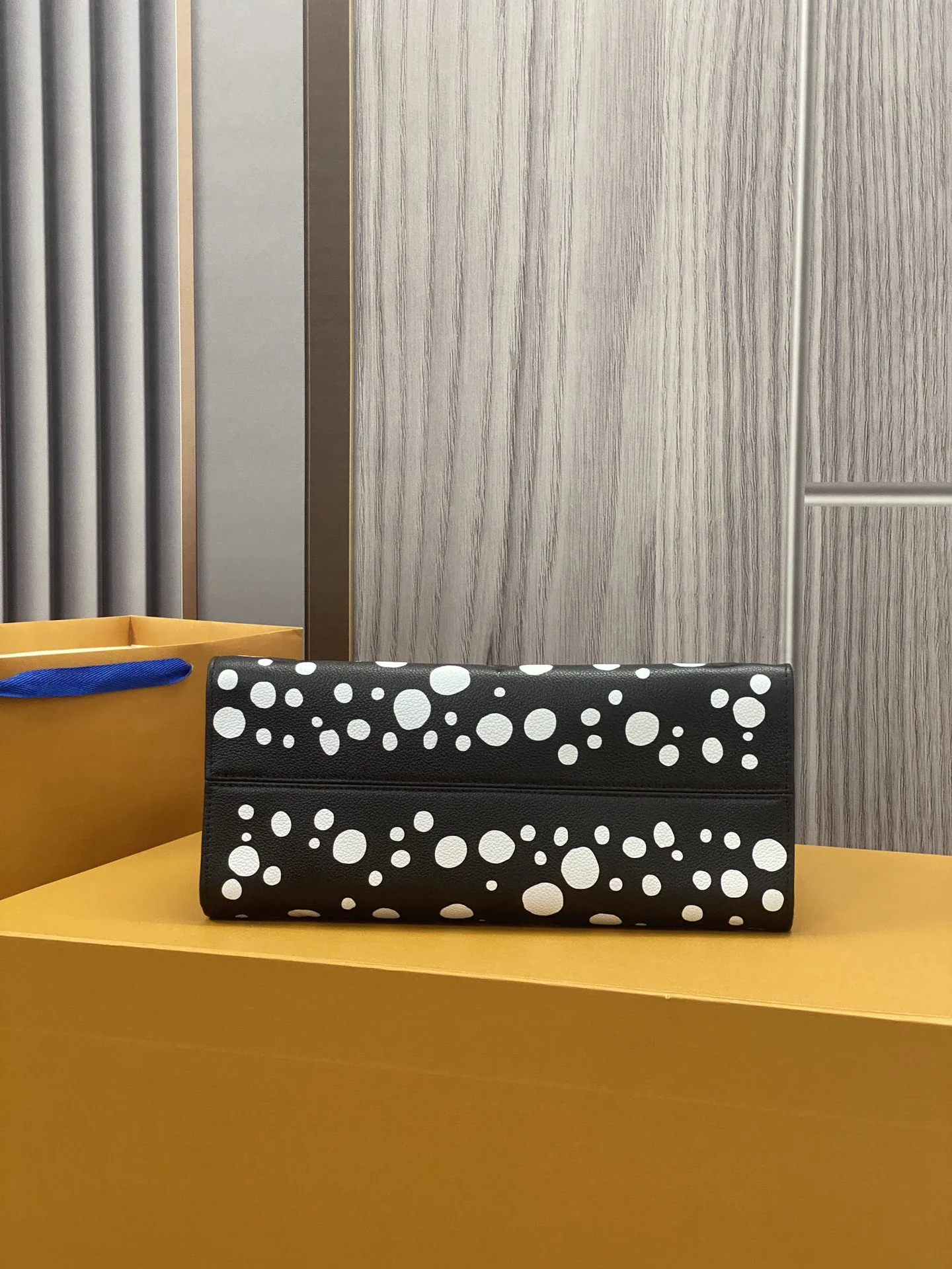 Louisvuitton OnTheGo M45595 35x27x14 cm - description_image4