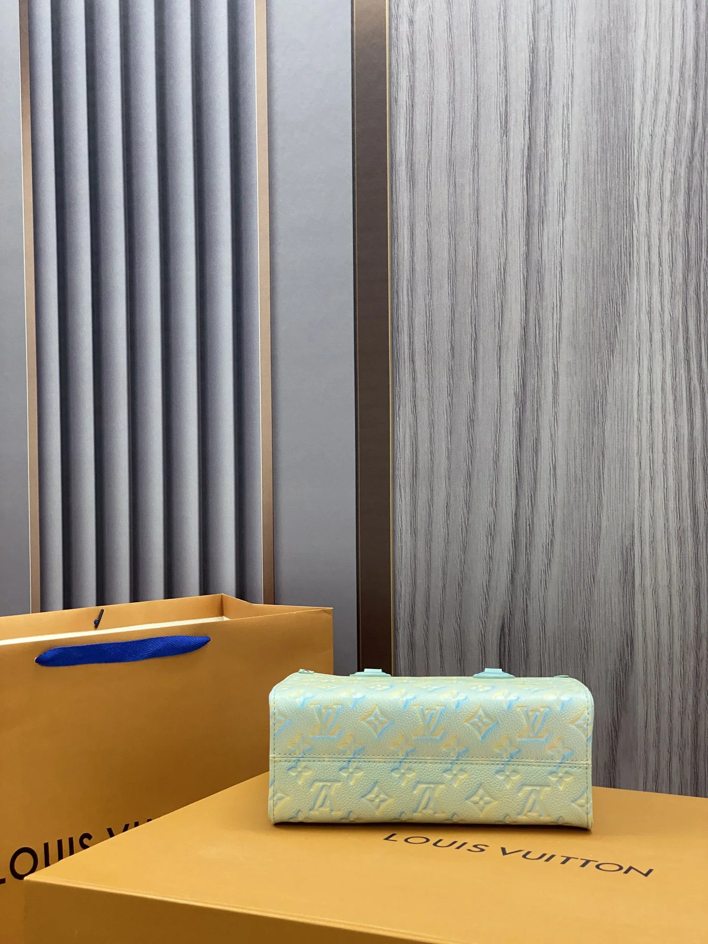 Louisvuitton Onthego Small Tote M46270 25 x 19 x 11.5 cm - description_image4